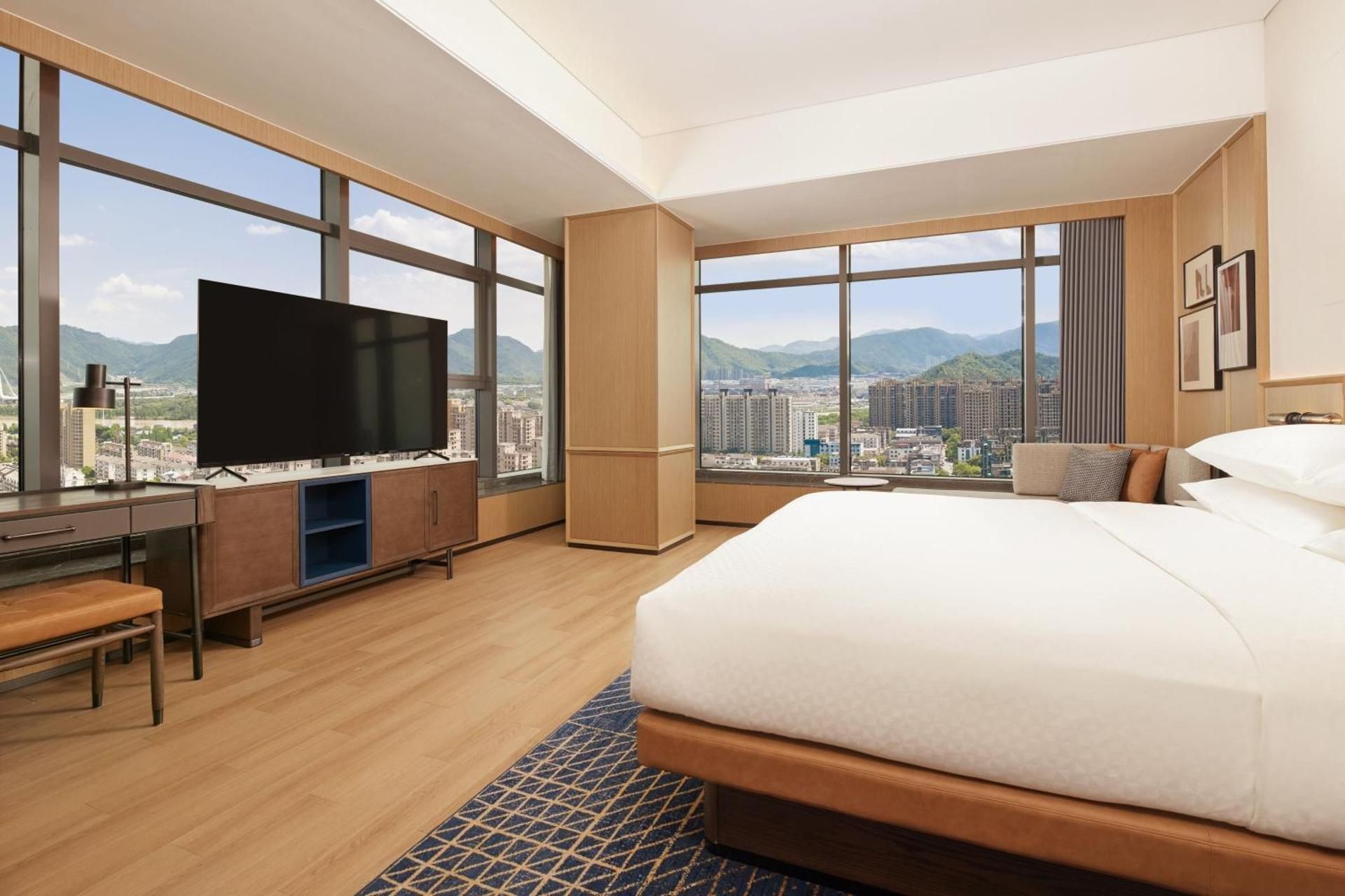 King Suite With City View