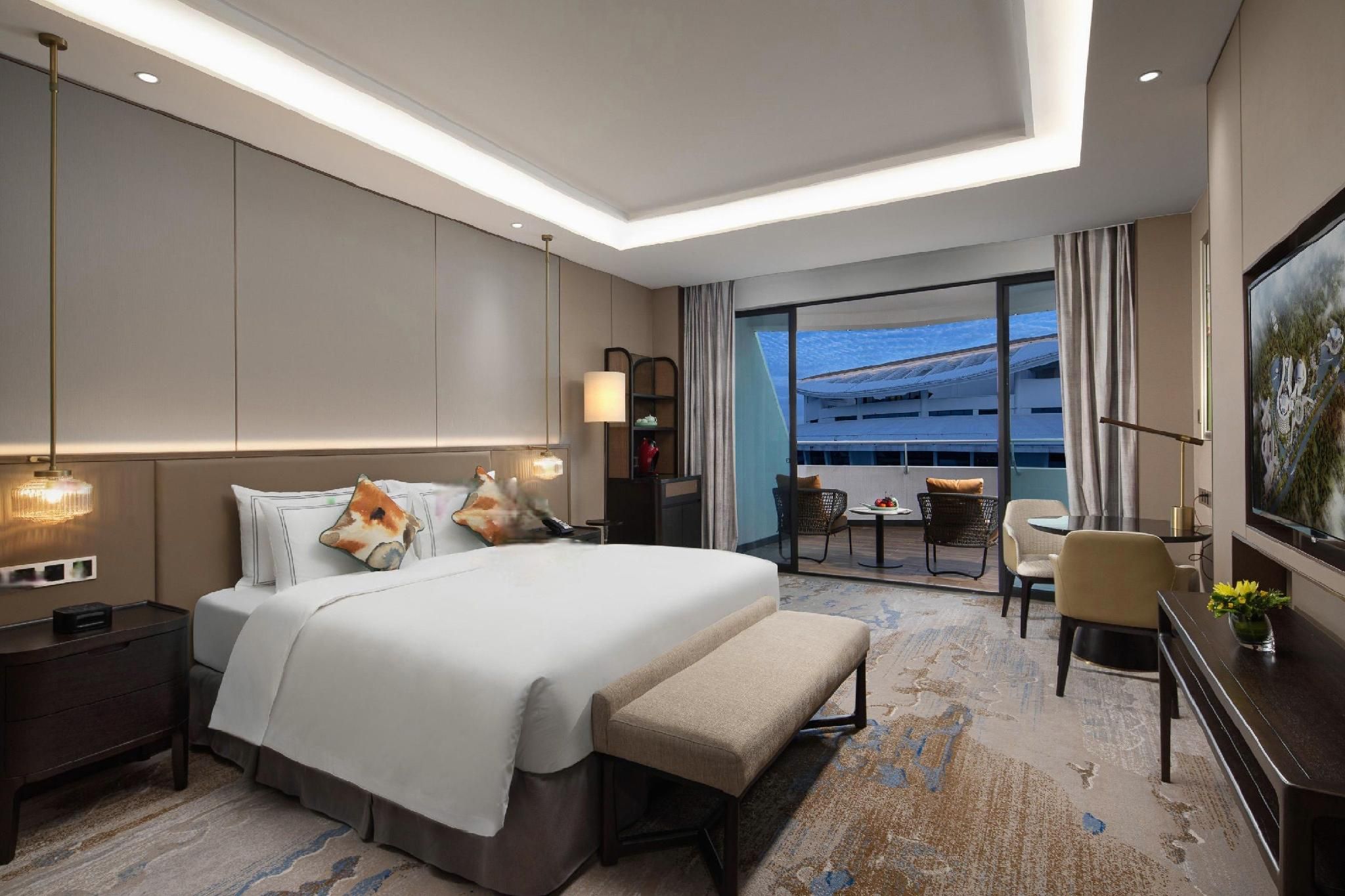 Deluxe Queen Room