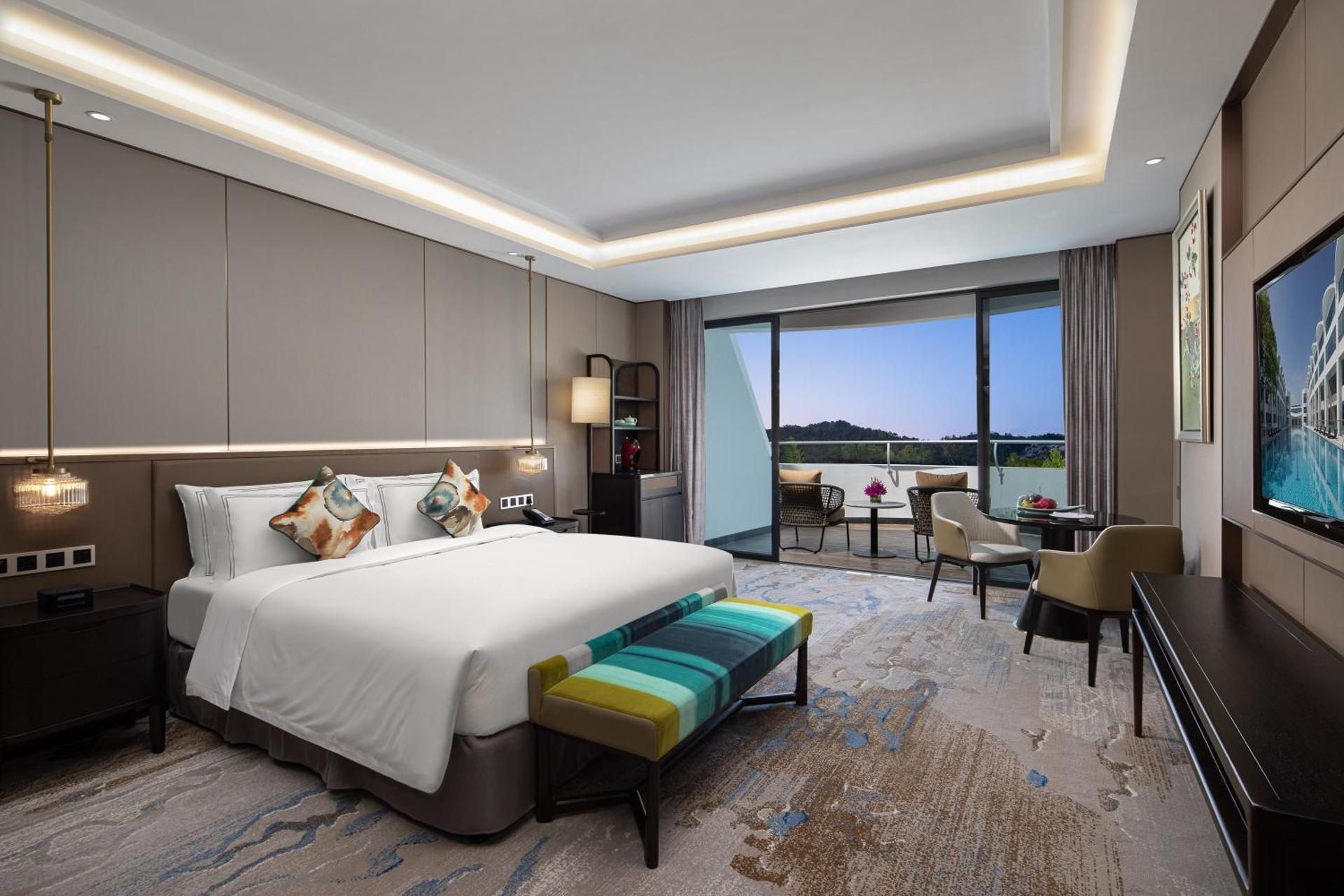 Superior Deluxe Queen Room