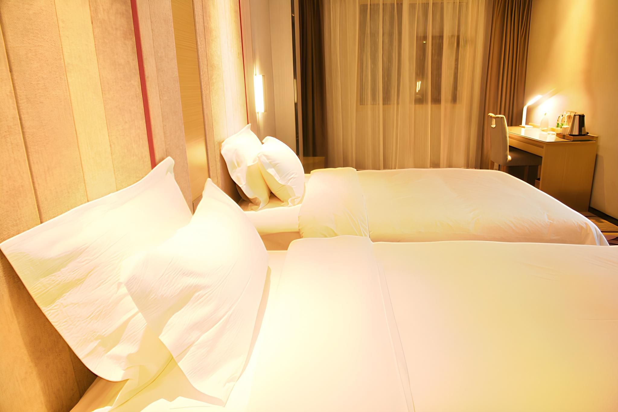 Twin Deluxe Room
