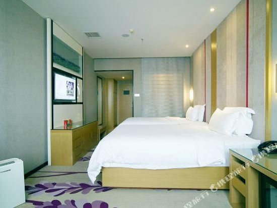 Twin Deluxe Room
