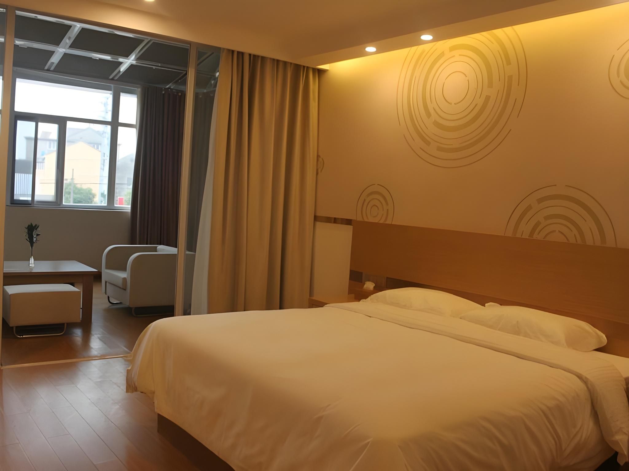 Queen Room with View