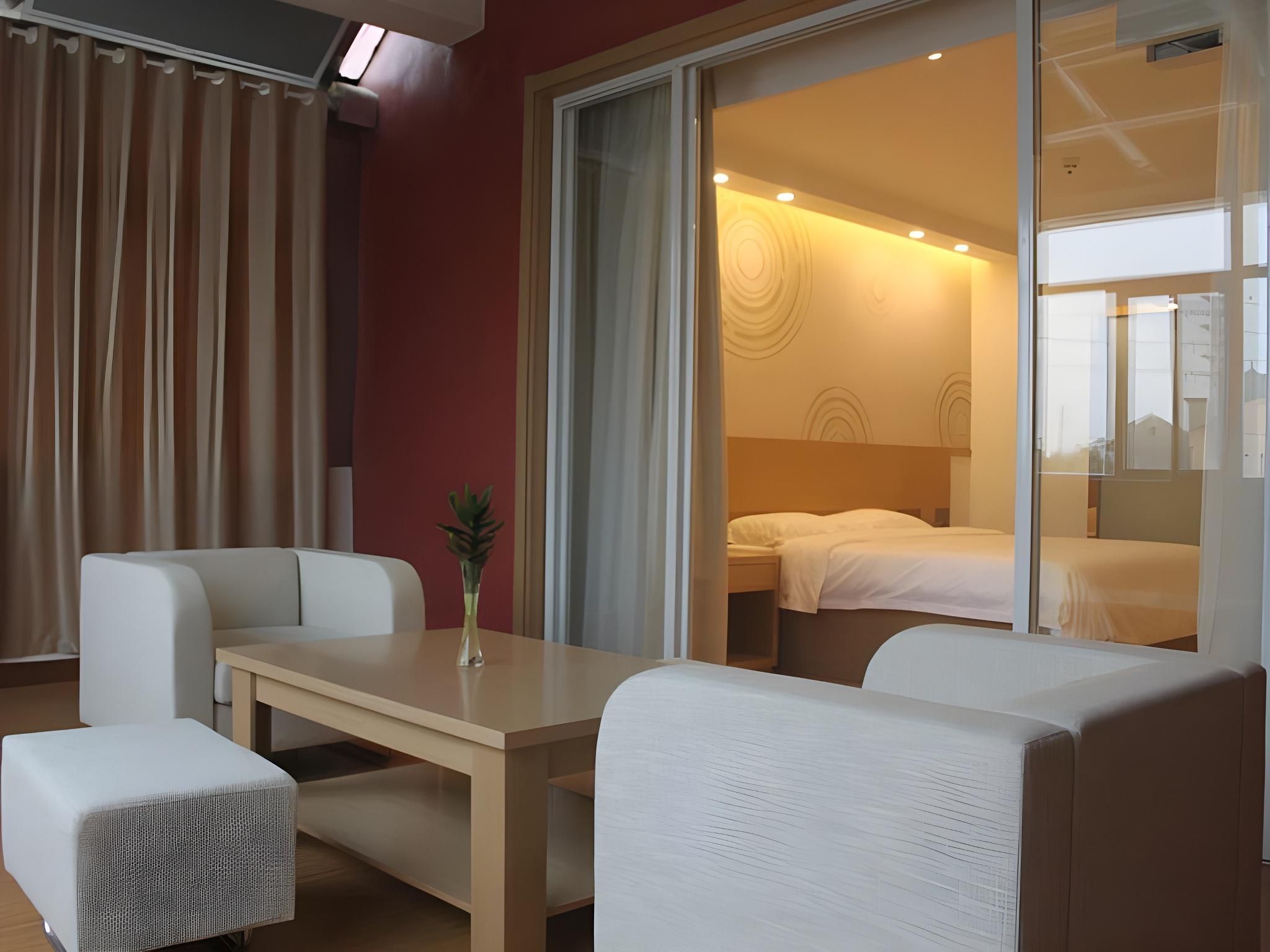 Queen Room with View