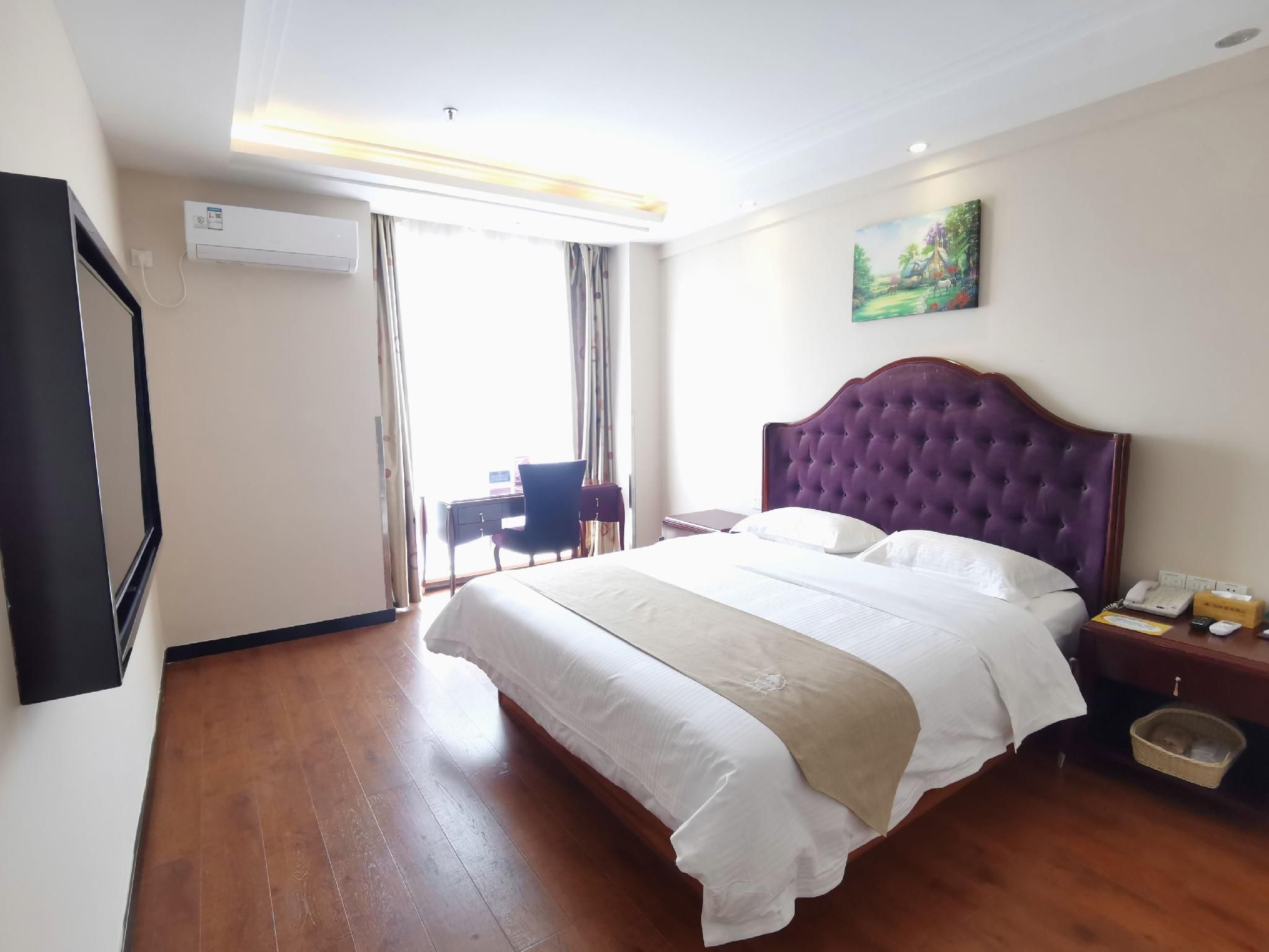 Deluxe Suite