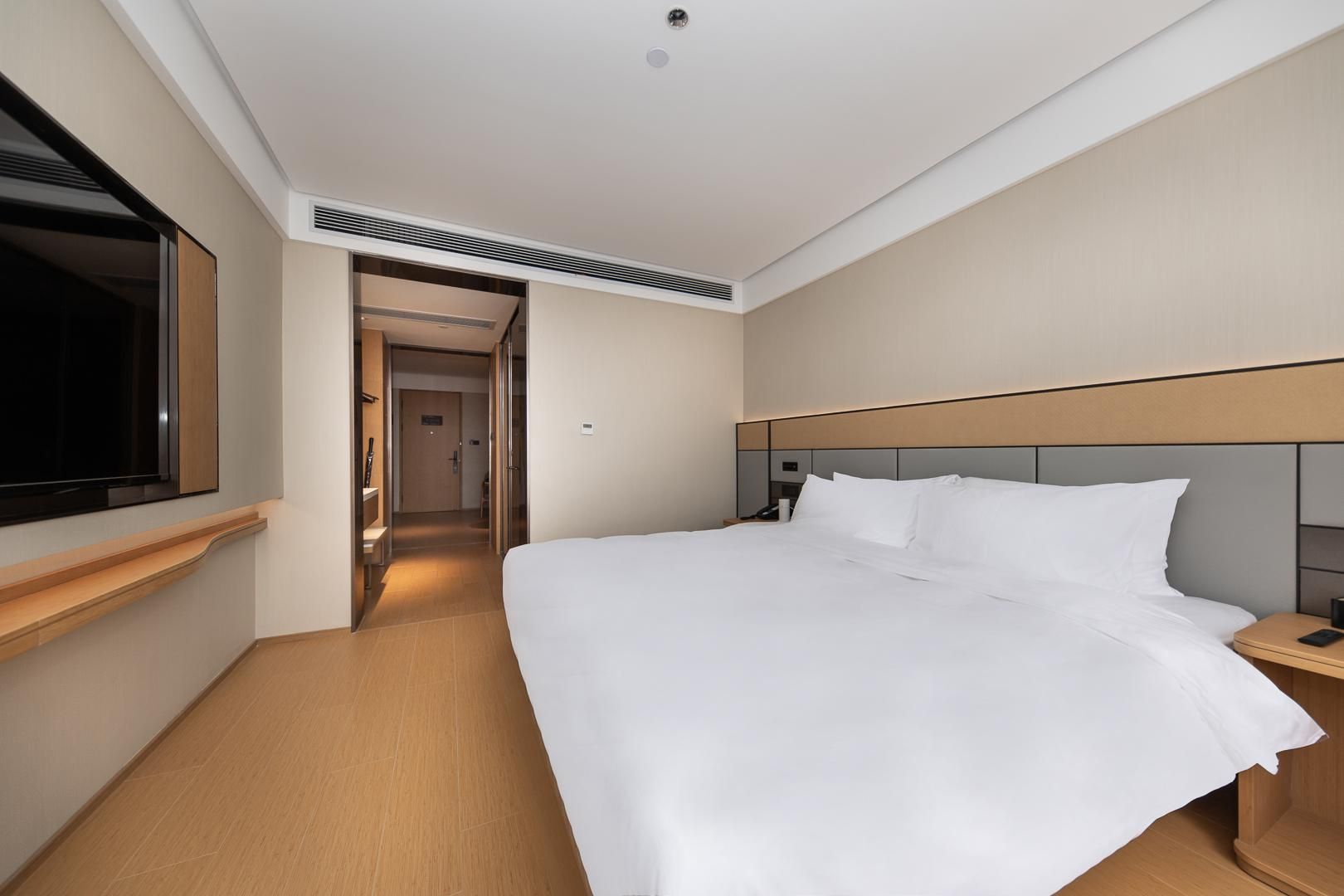 Huazhu - Superior T Bed Room