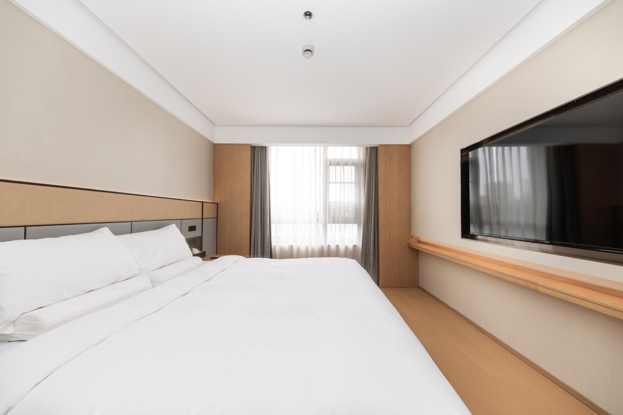 Business Queen Bed Room