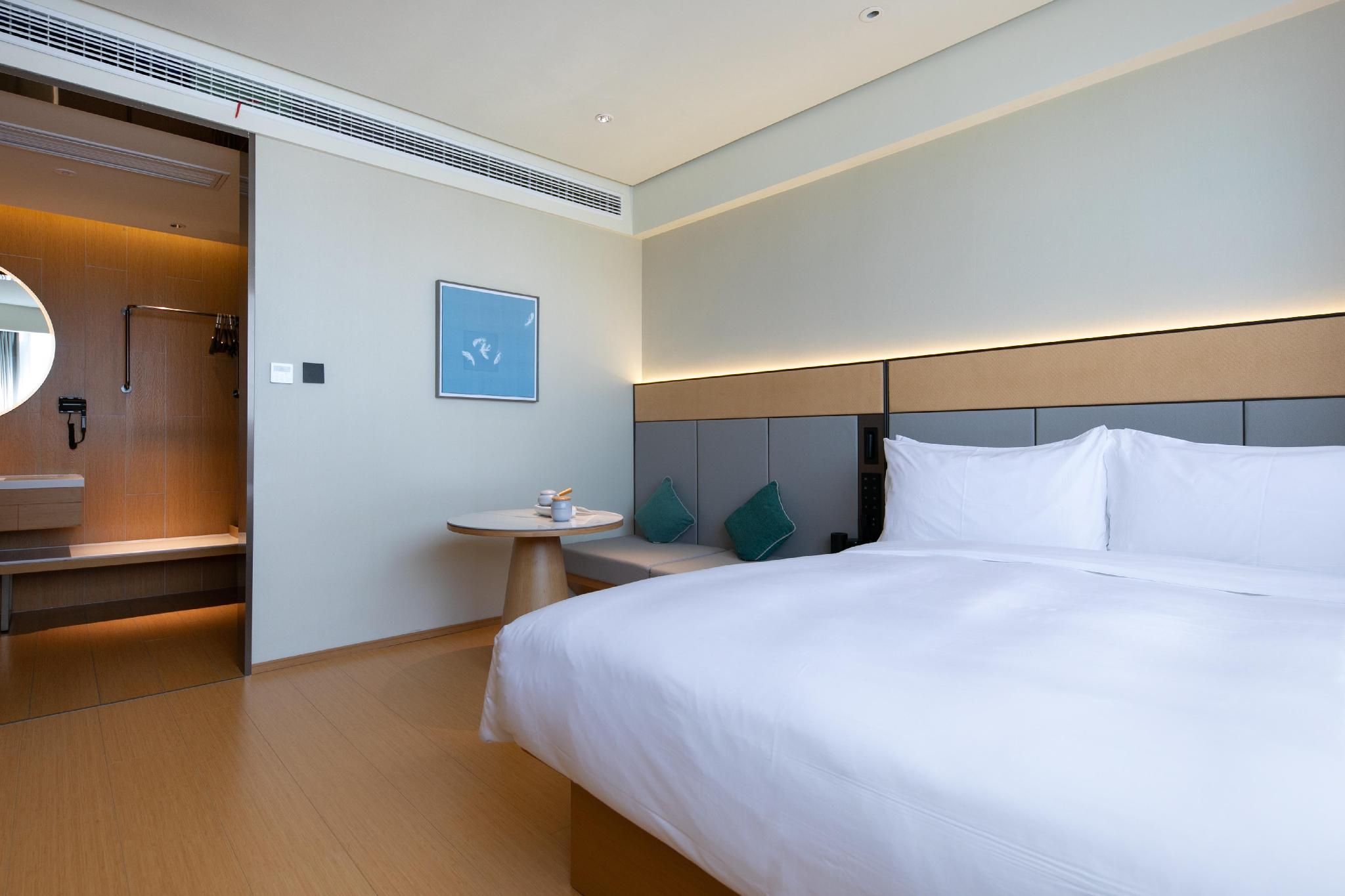 Huazhu - Room With Bed