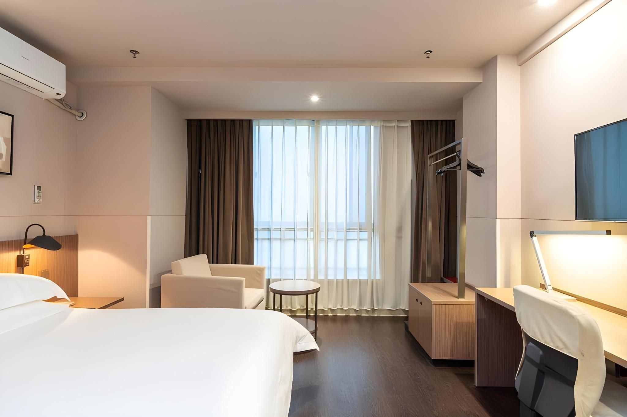 Business Standard Room B