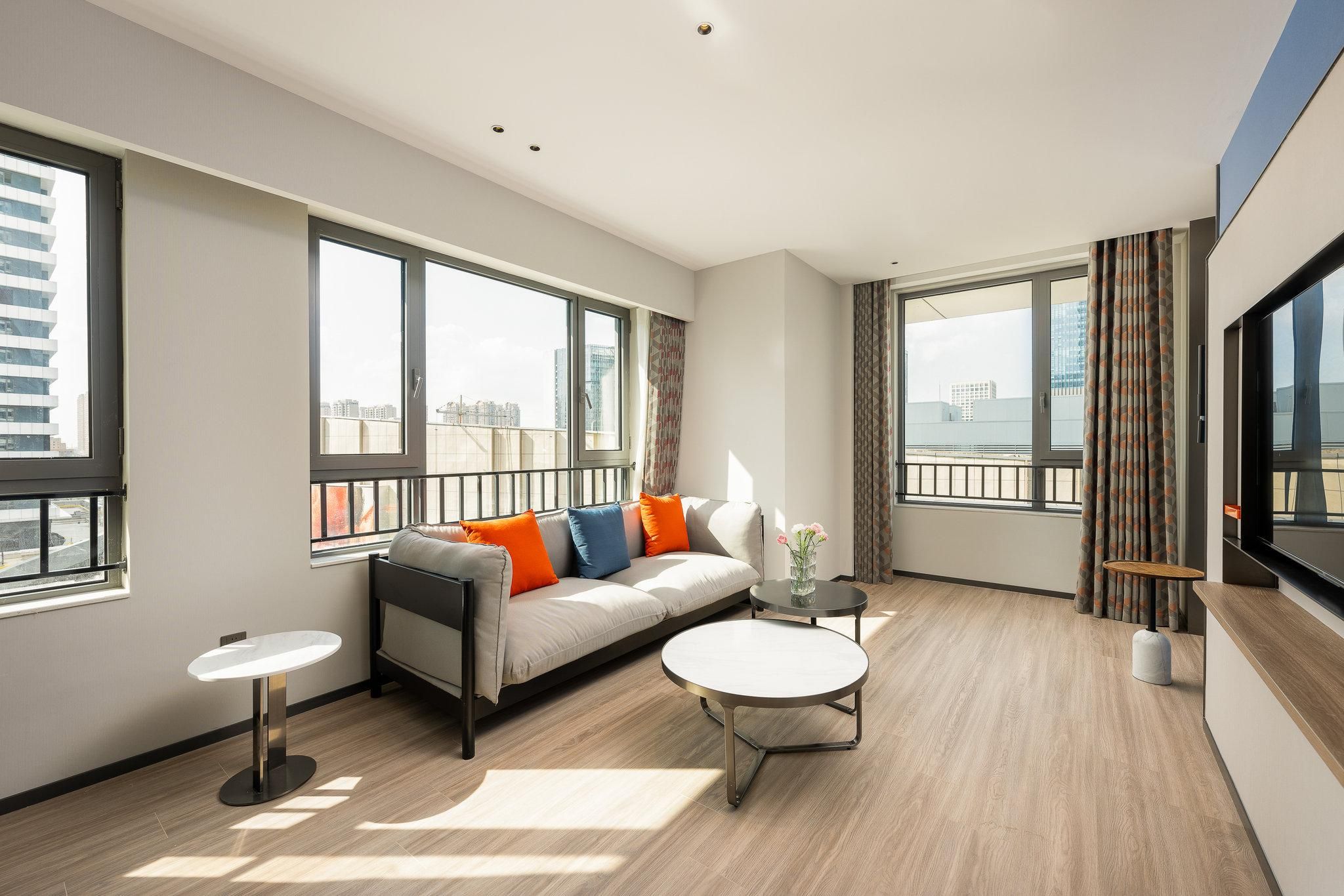 1 Bedroom Suite