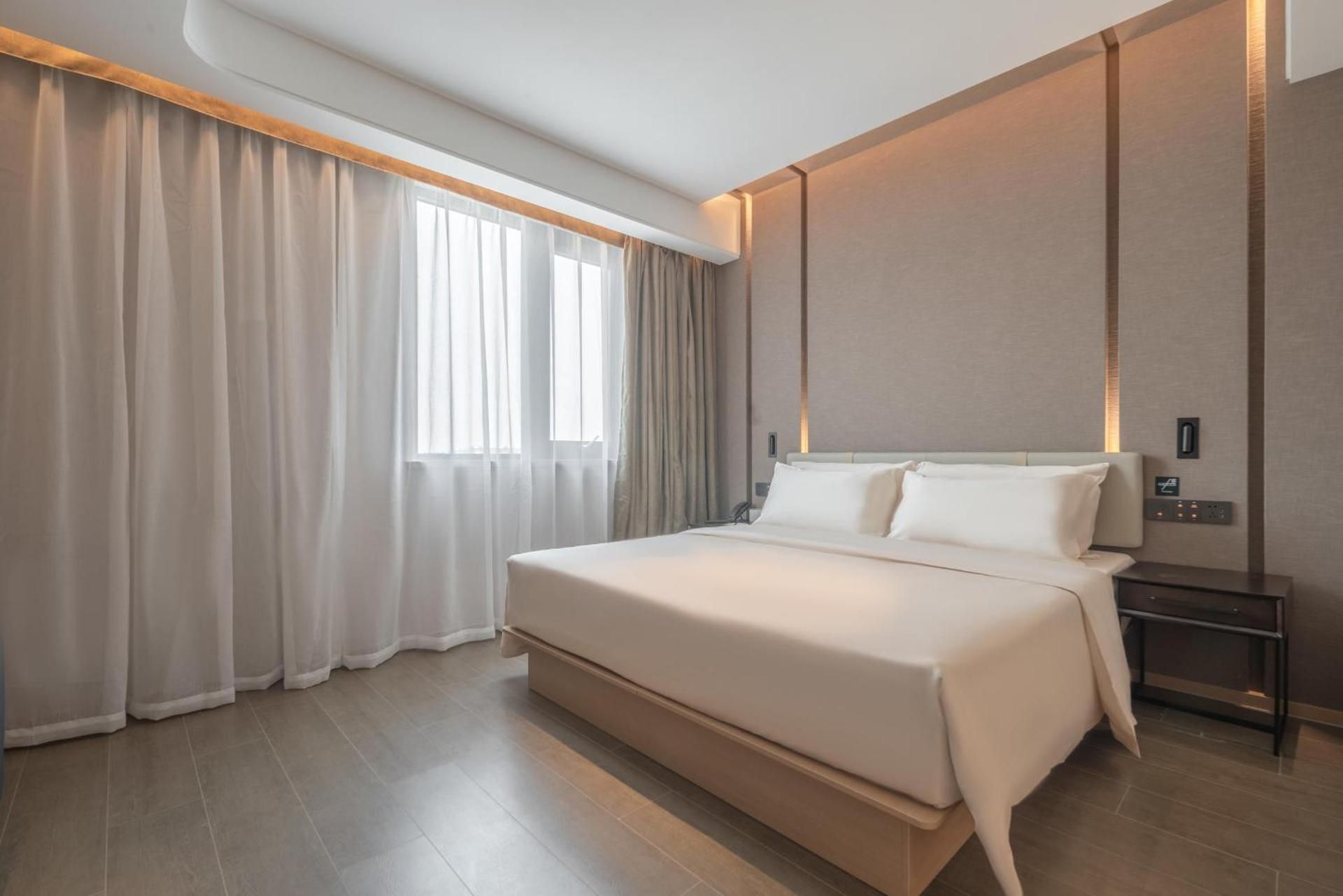 Deluxe Double Room with Garden View