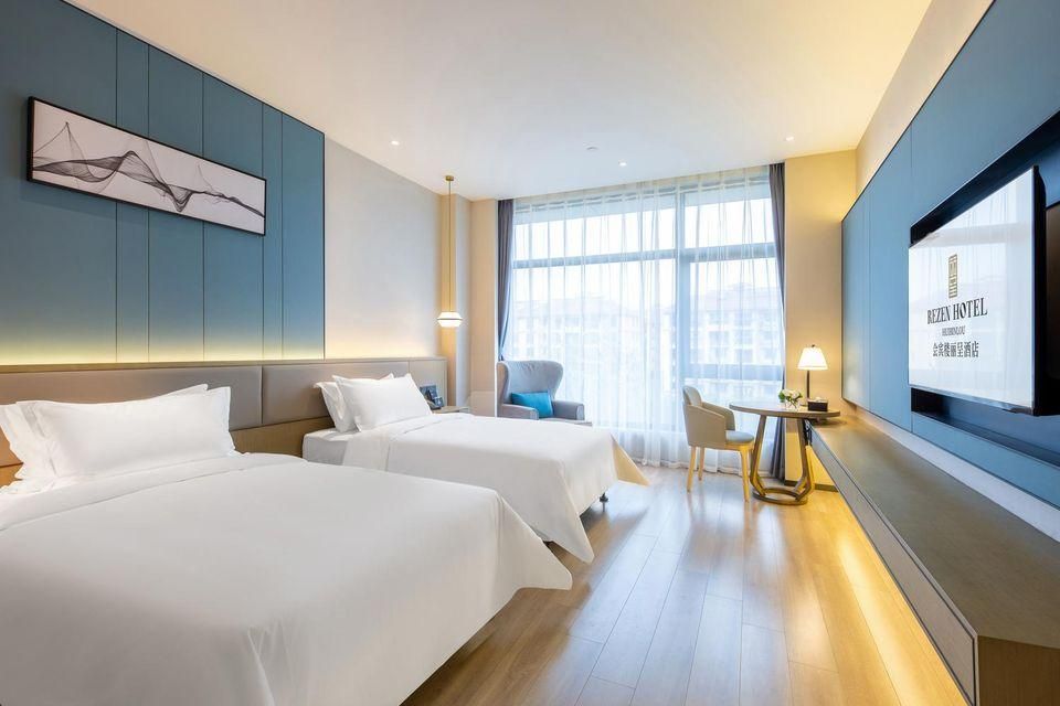 Executive Lake View Twin Room