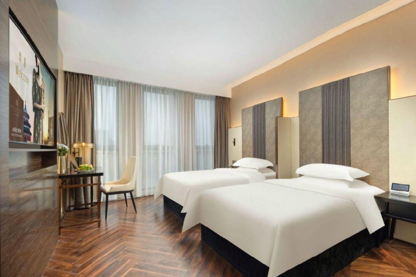 Elegant Twin Room