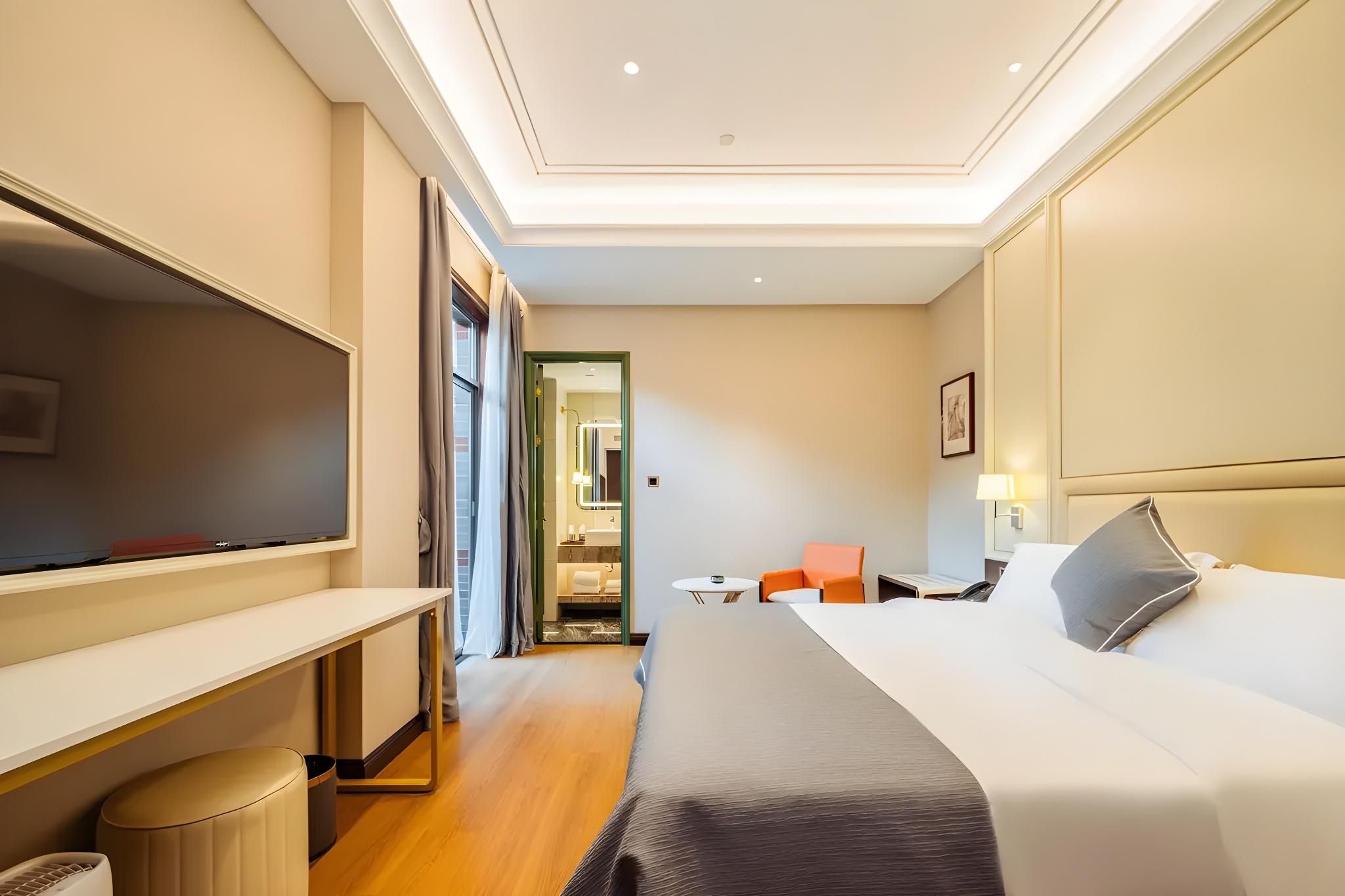 King Room with Balcony