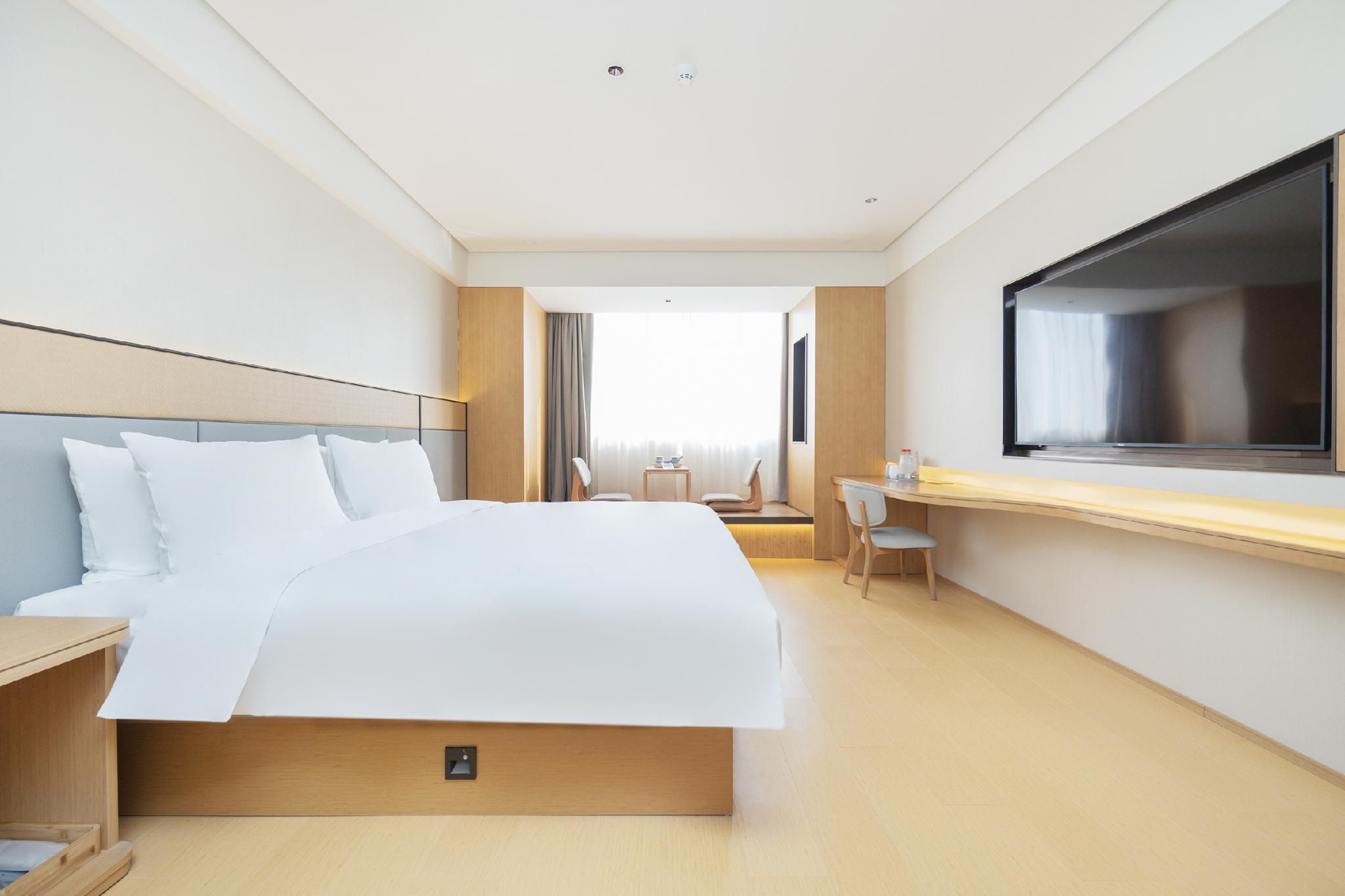 Huazhu - Deluxe Bed Room