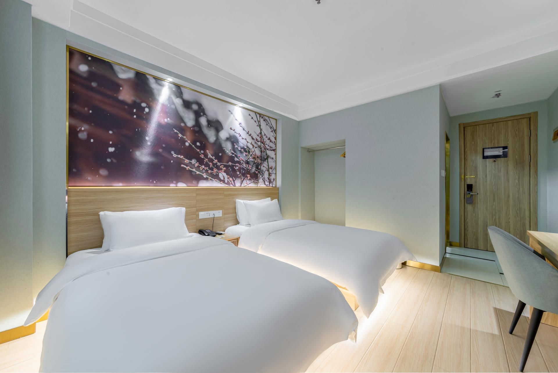 Huazhu - Superior Twin