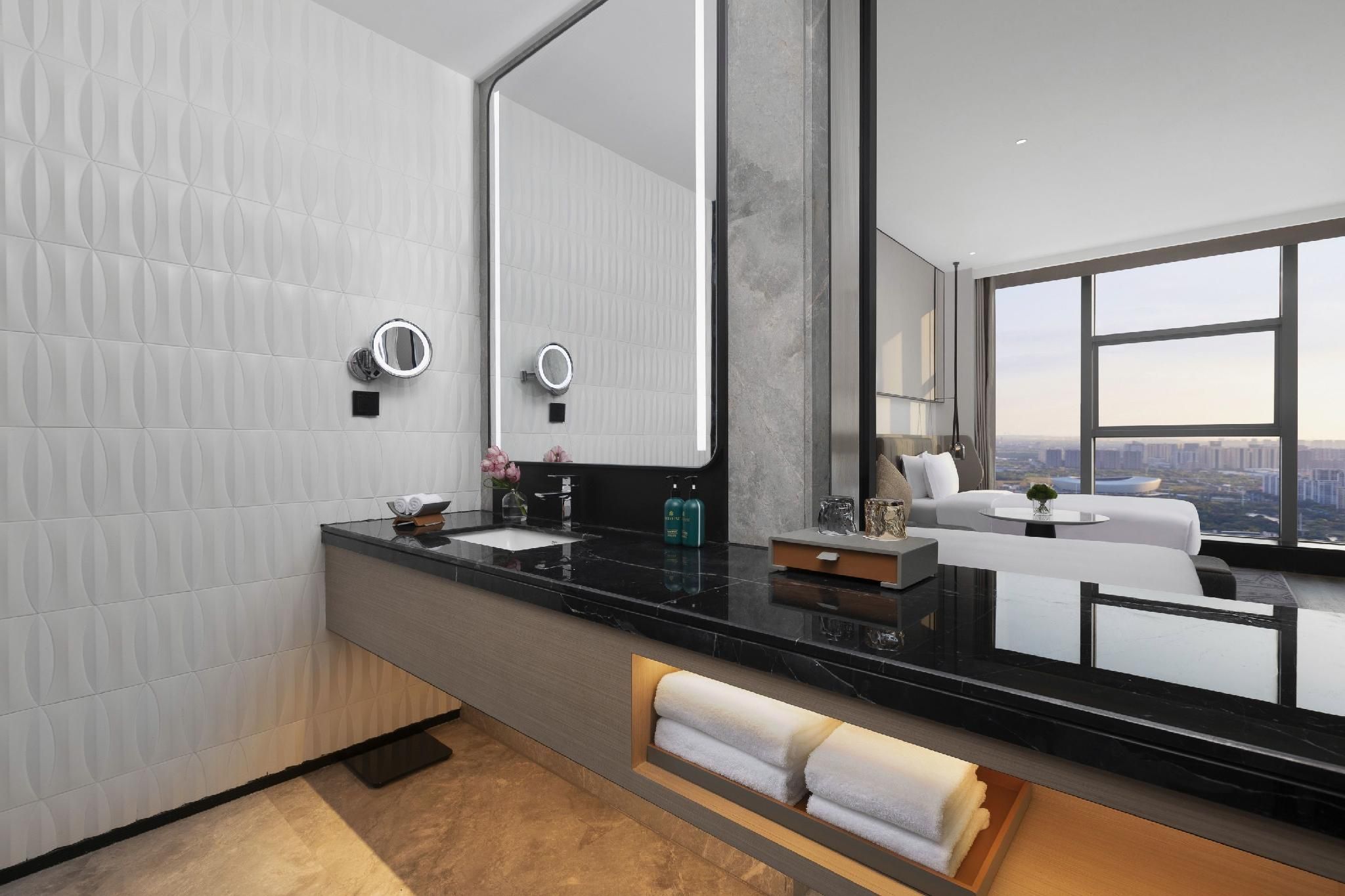 2 Double Premium Lounge Access