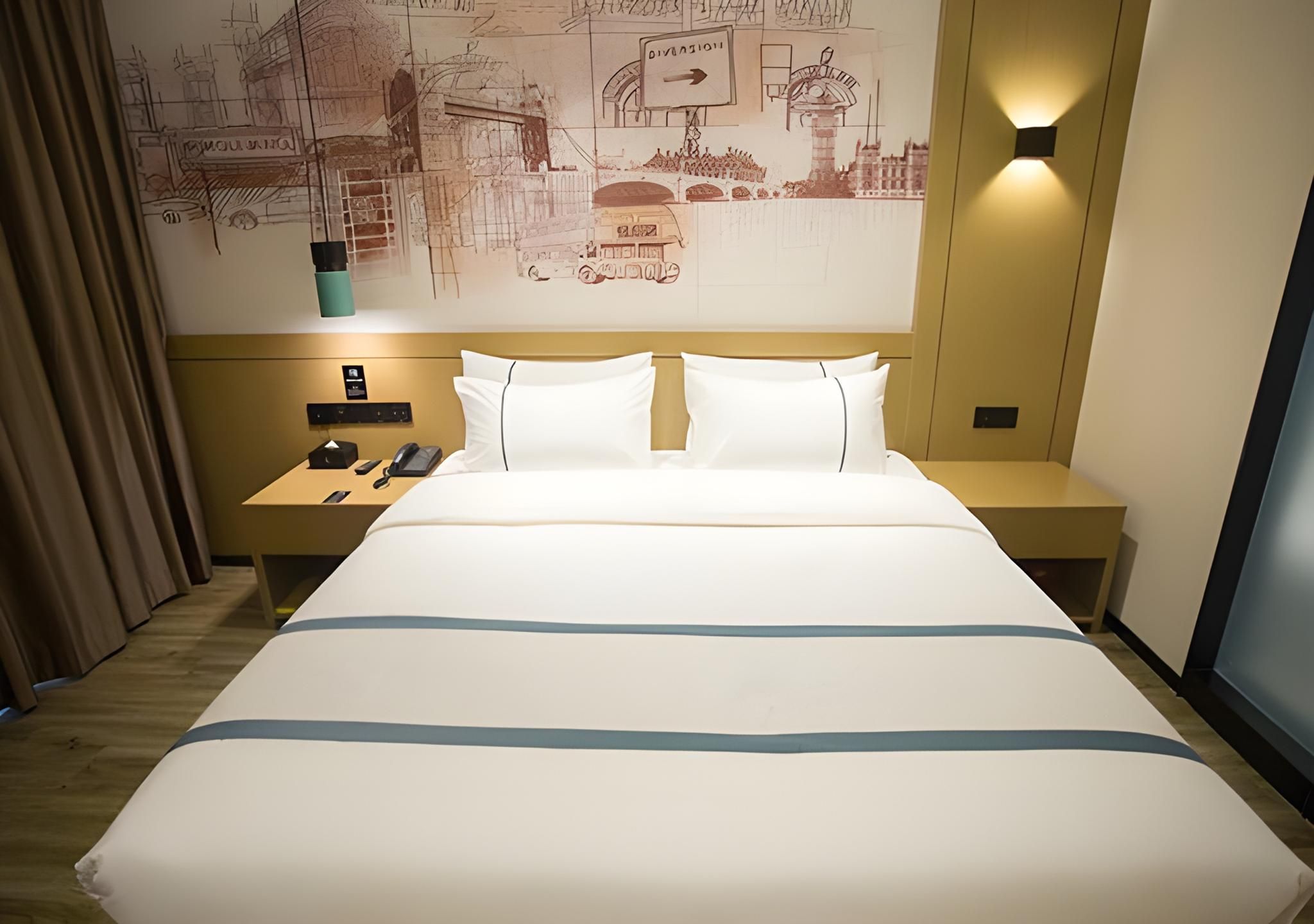 Business Queen Room