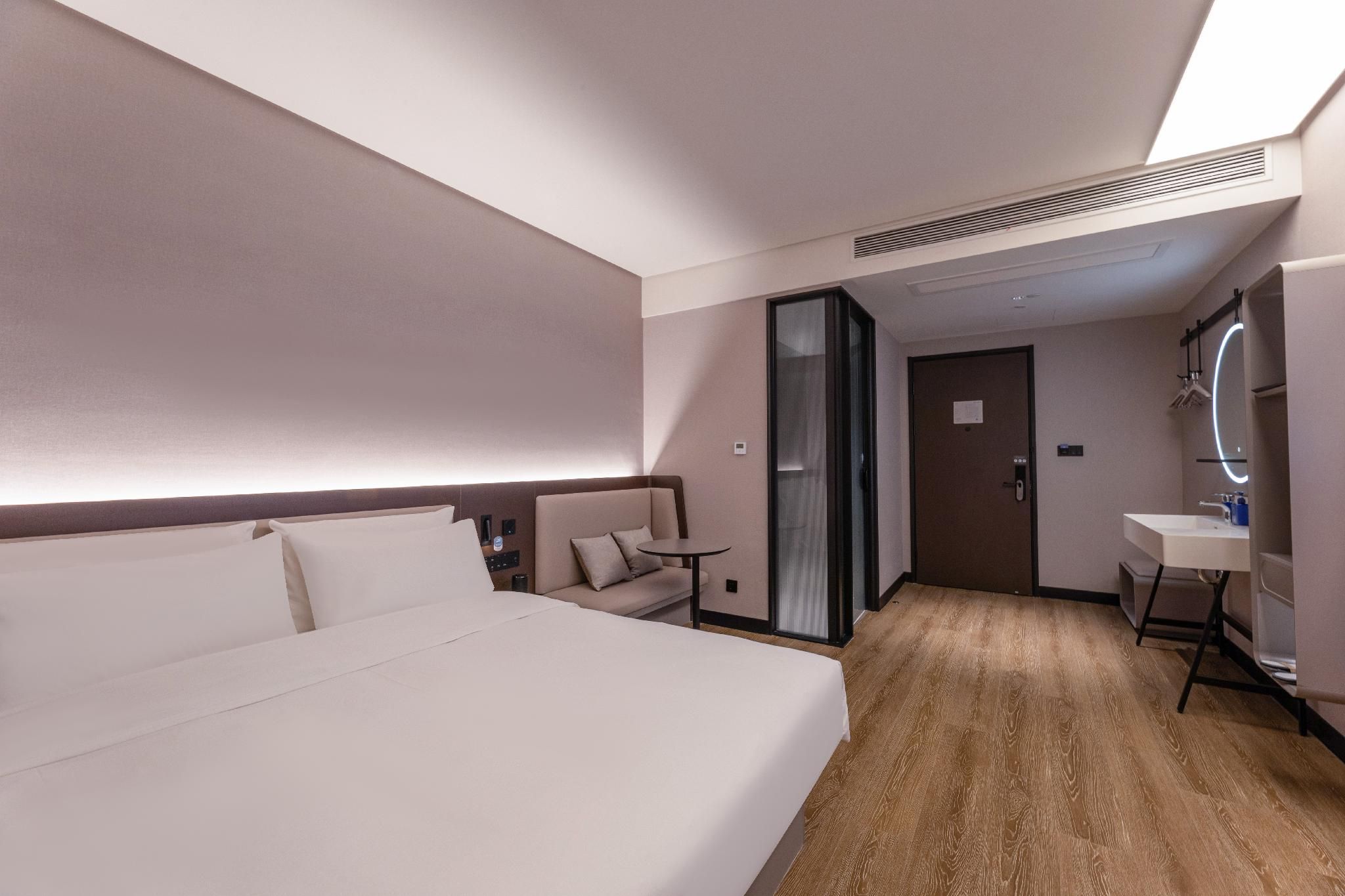 Huazhu - Superior BedRoom
