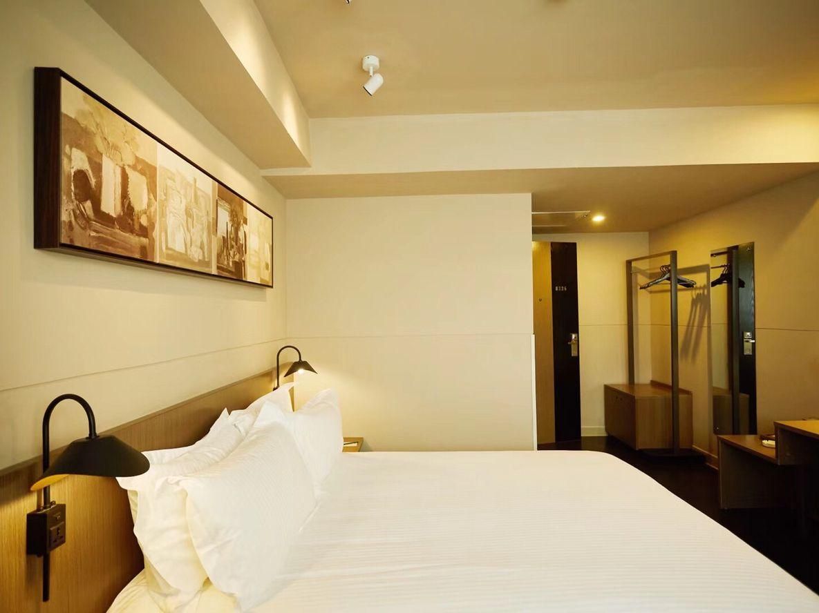 Business Standard Room B