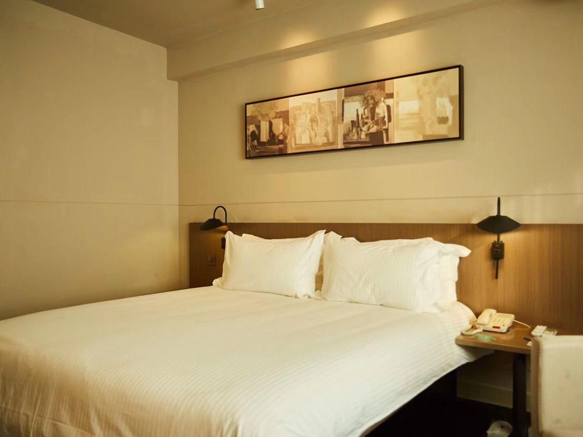Business Standard Room B