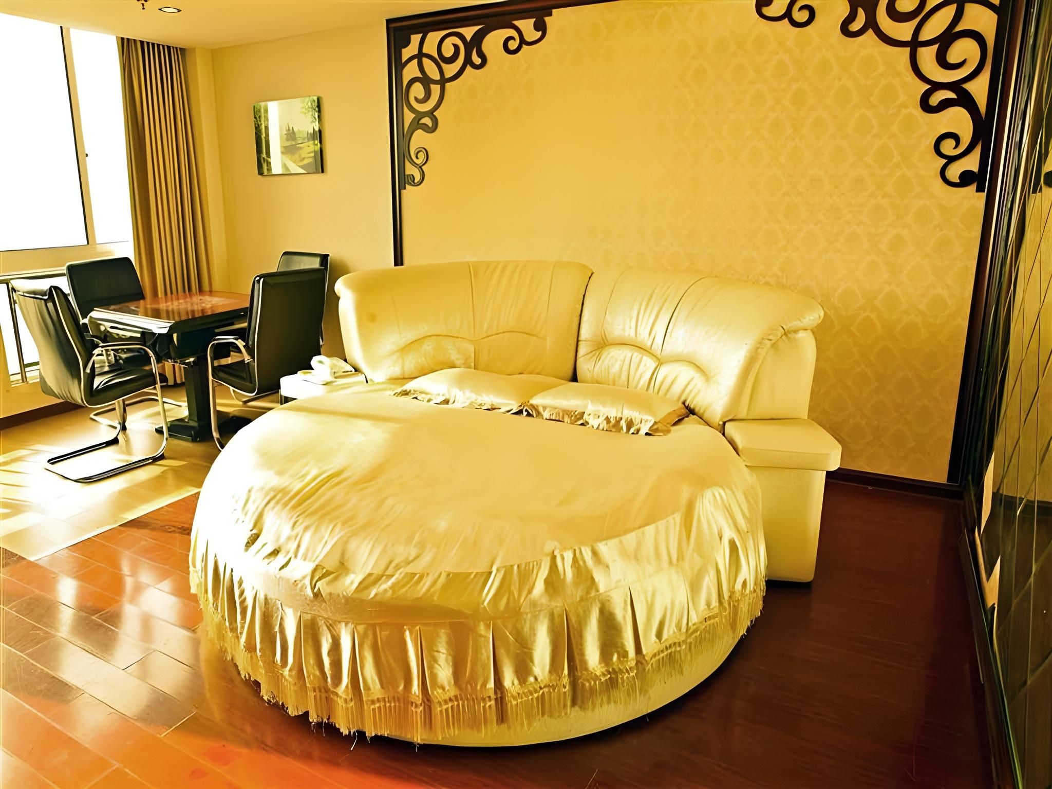 Senior Suite