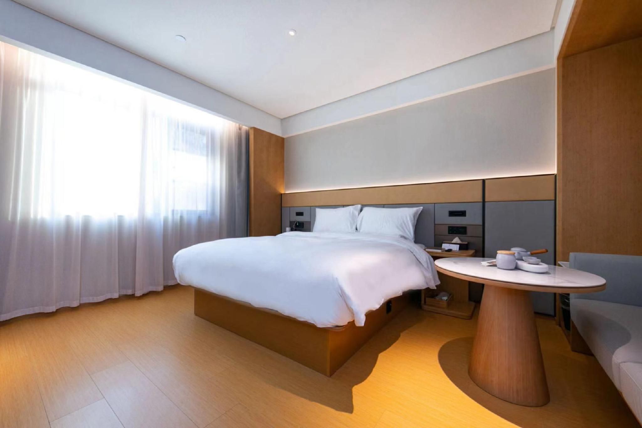 Business Queen Bed Room