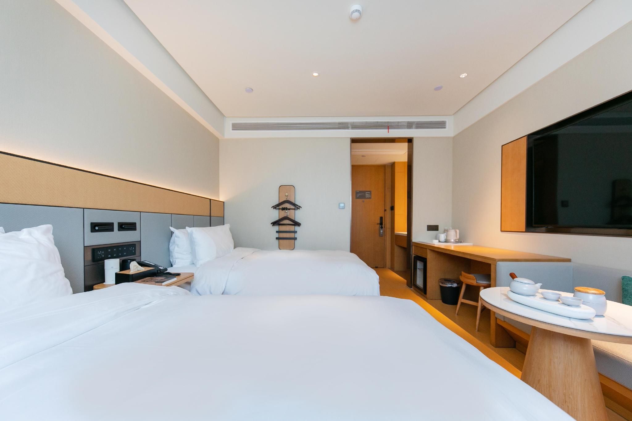 Huazhu - Superior Twin