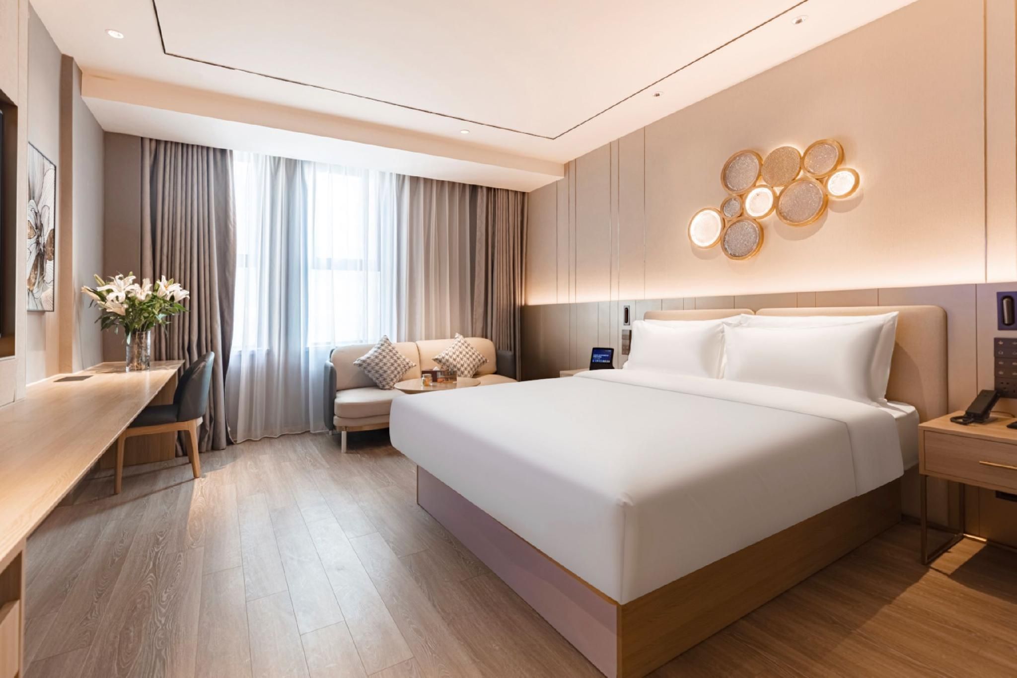 Queen Superior Room
