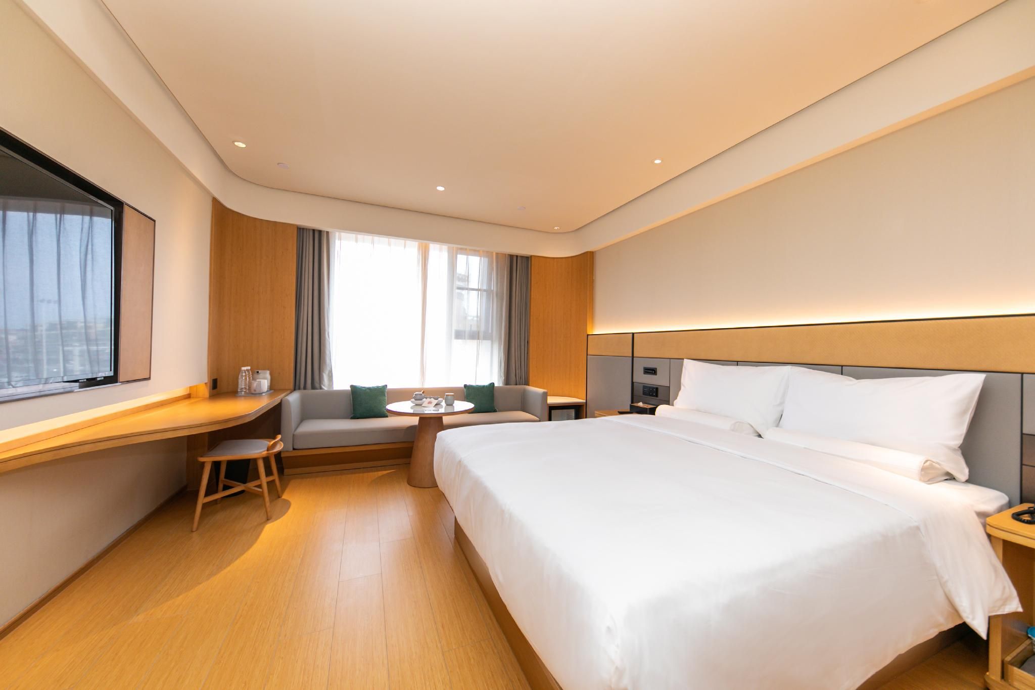 Business Queen Bed Room