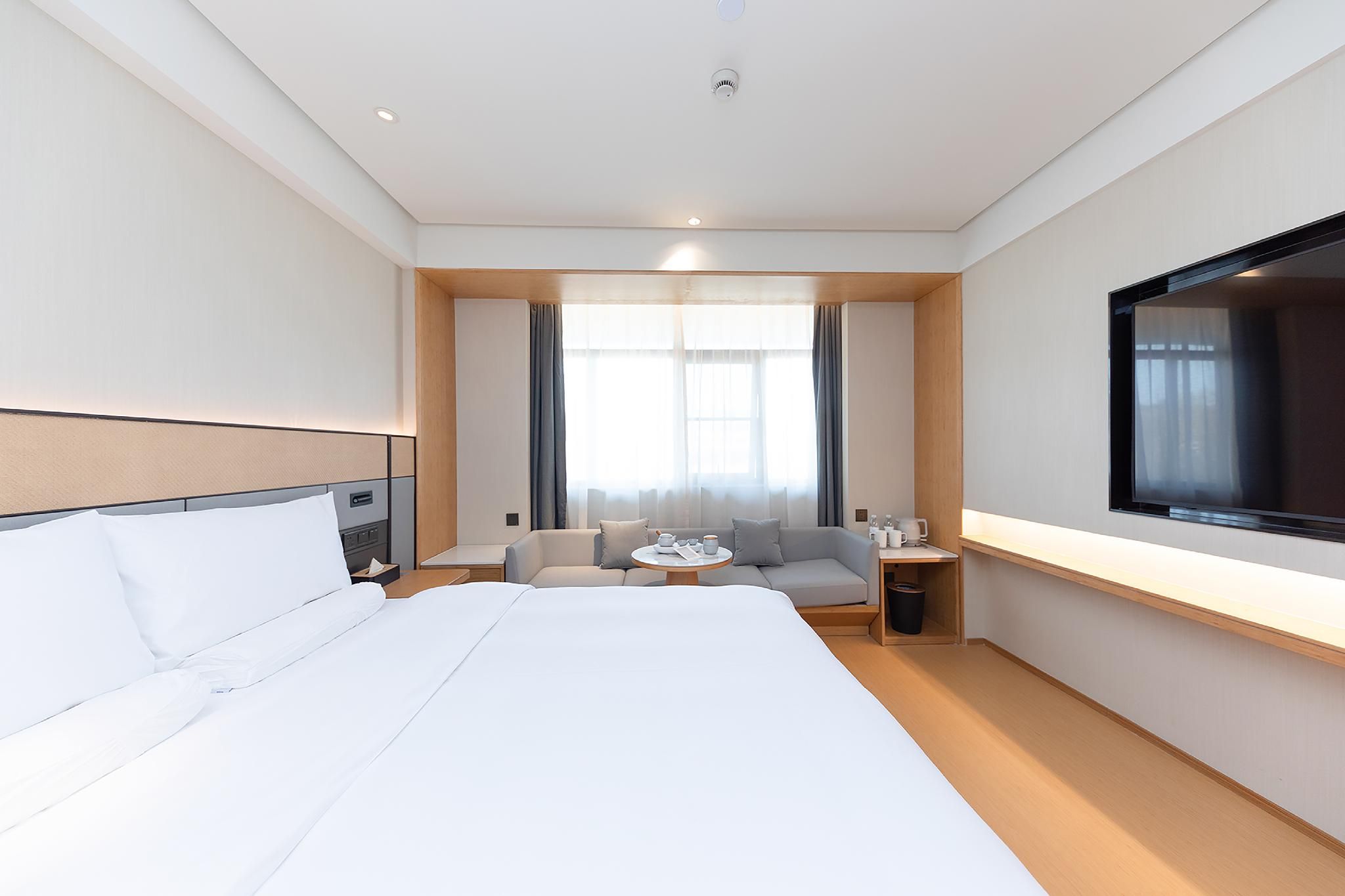 Huazhu - Deluxe Bed Room