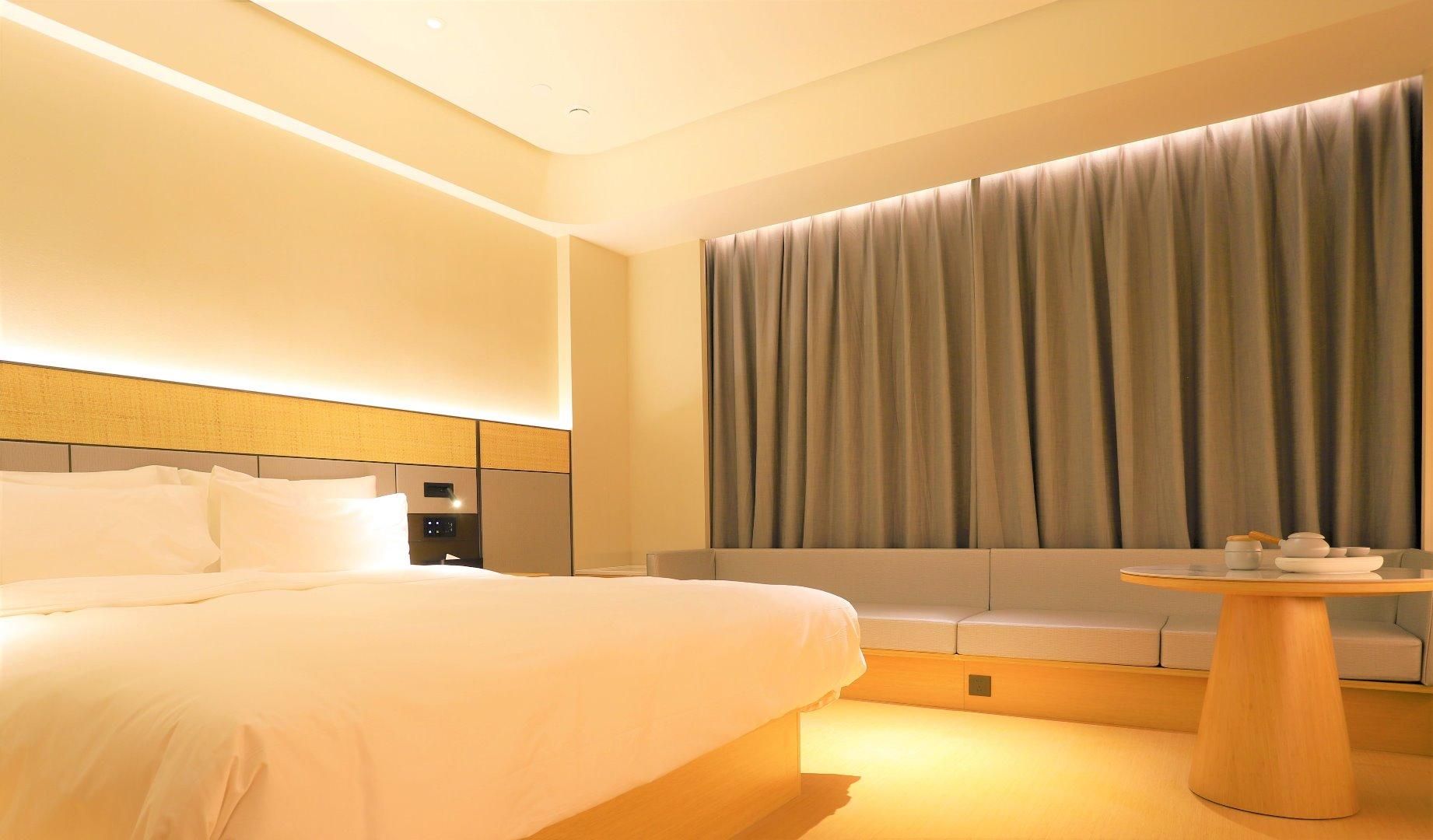 Huazhu - Room With Bed