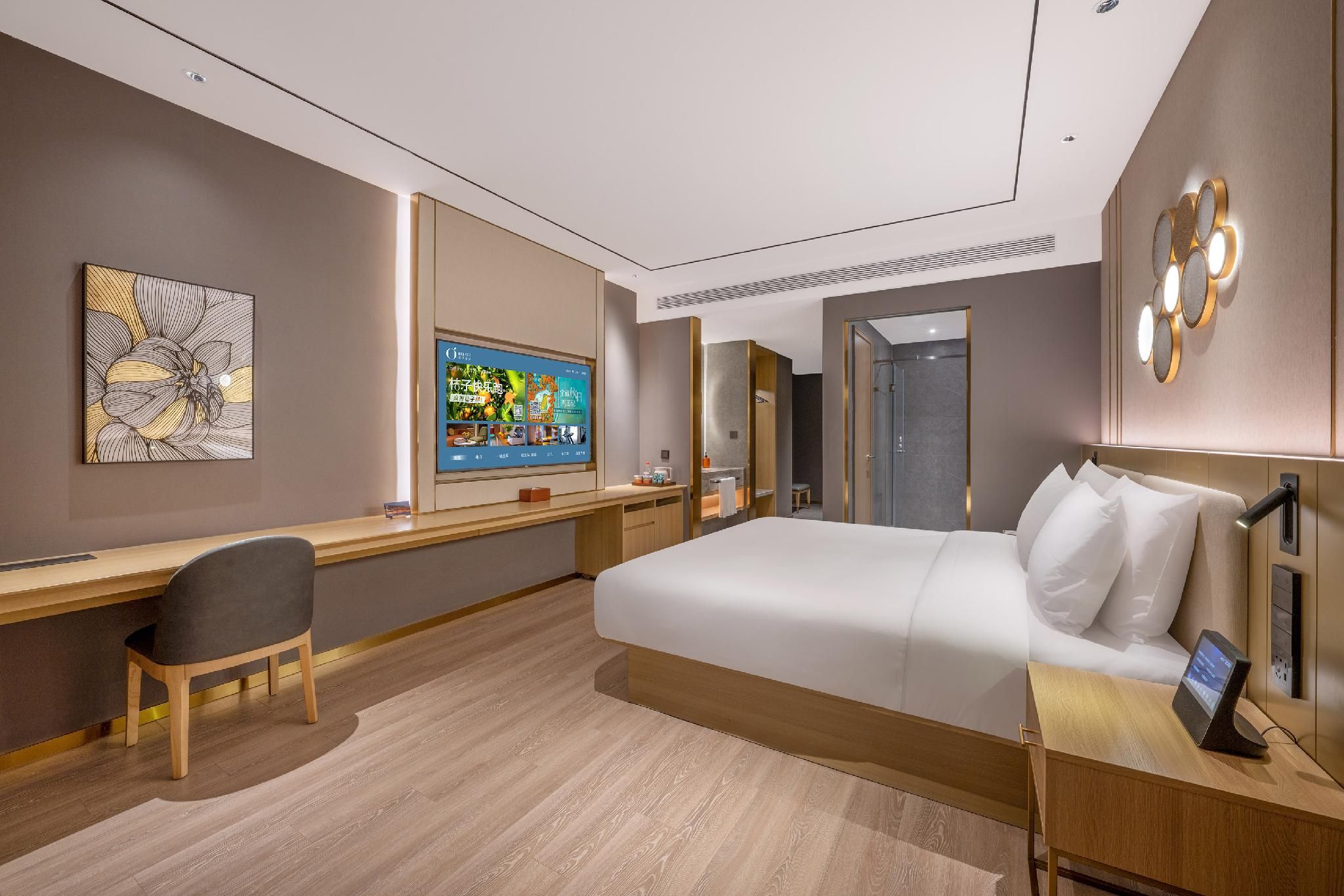 Queen Superior Room