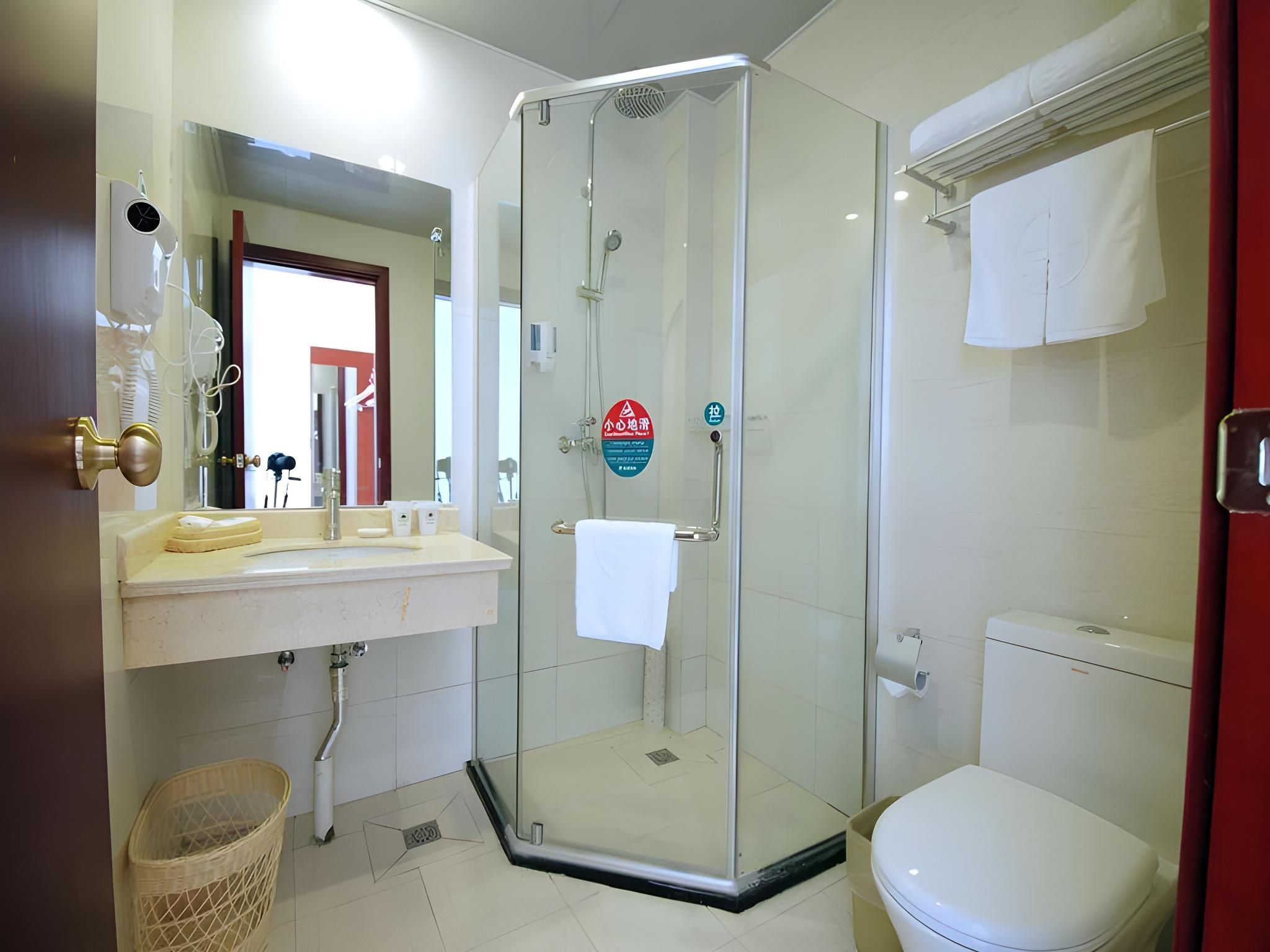 GreenTree Inn Jiangsu Taizhou Taixin Wenchang Road Business Hotel Superior 1 Queen 3