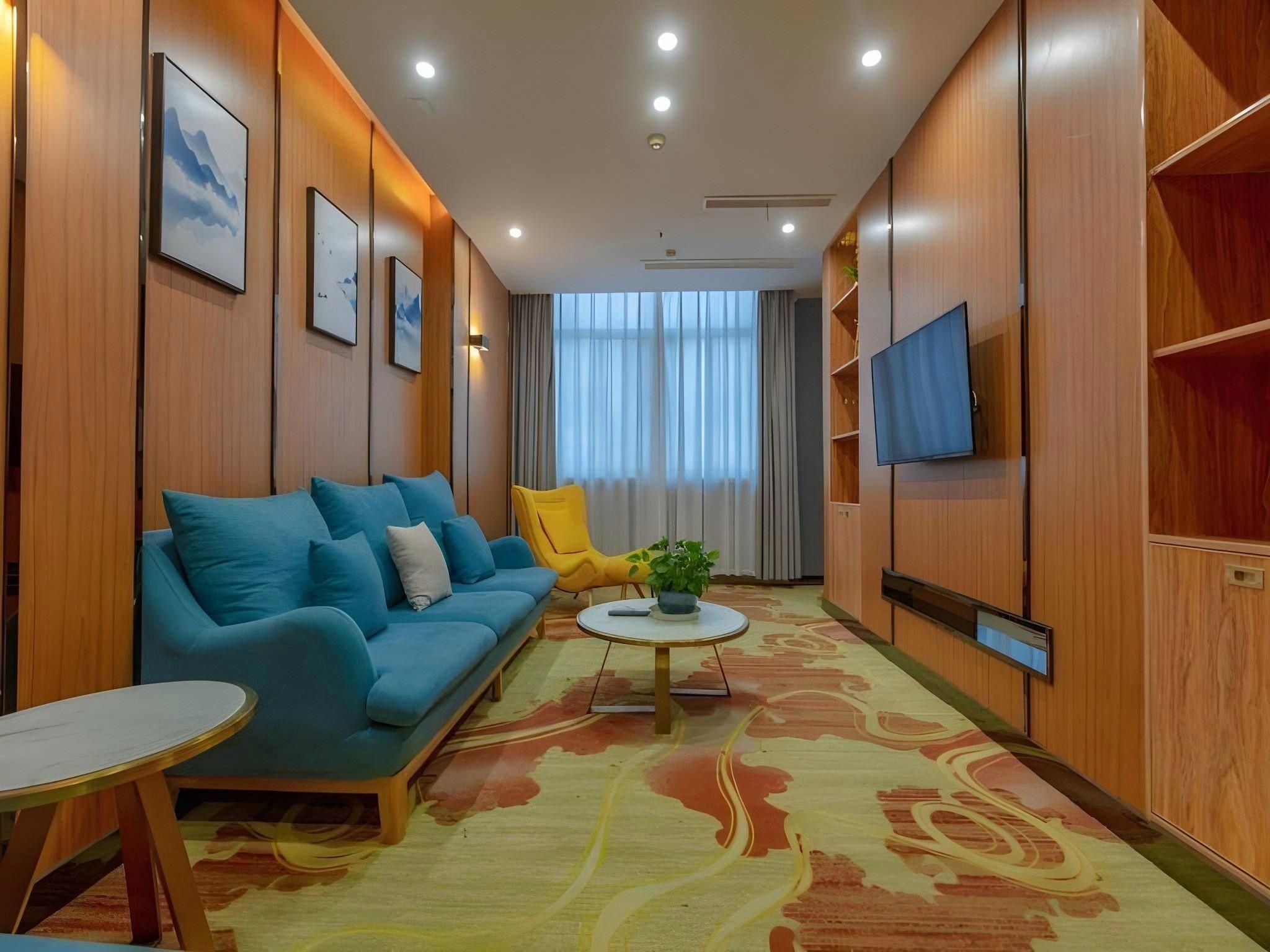 Deluxe Suite