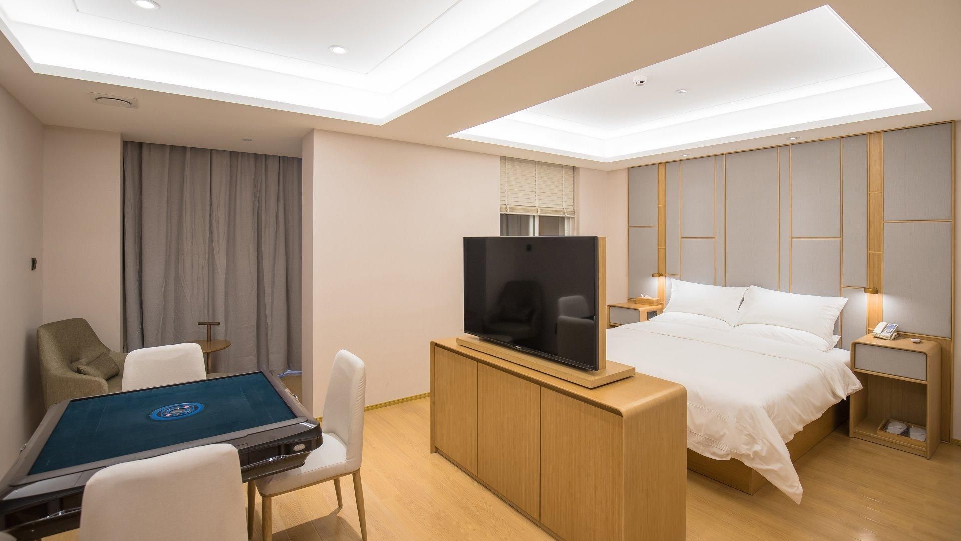 Huazhu - Superior T Bed Room