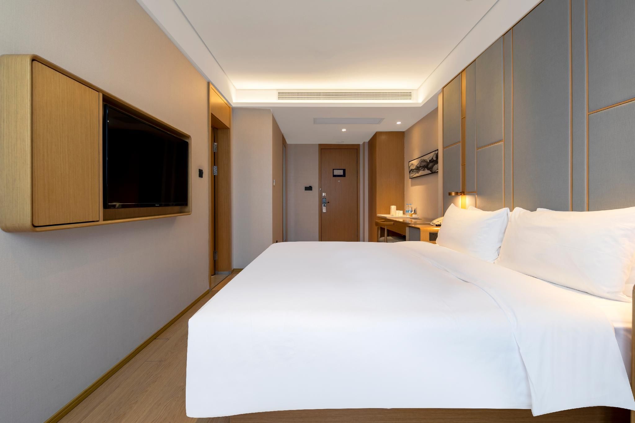 Huazhu - Room With Bed