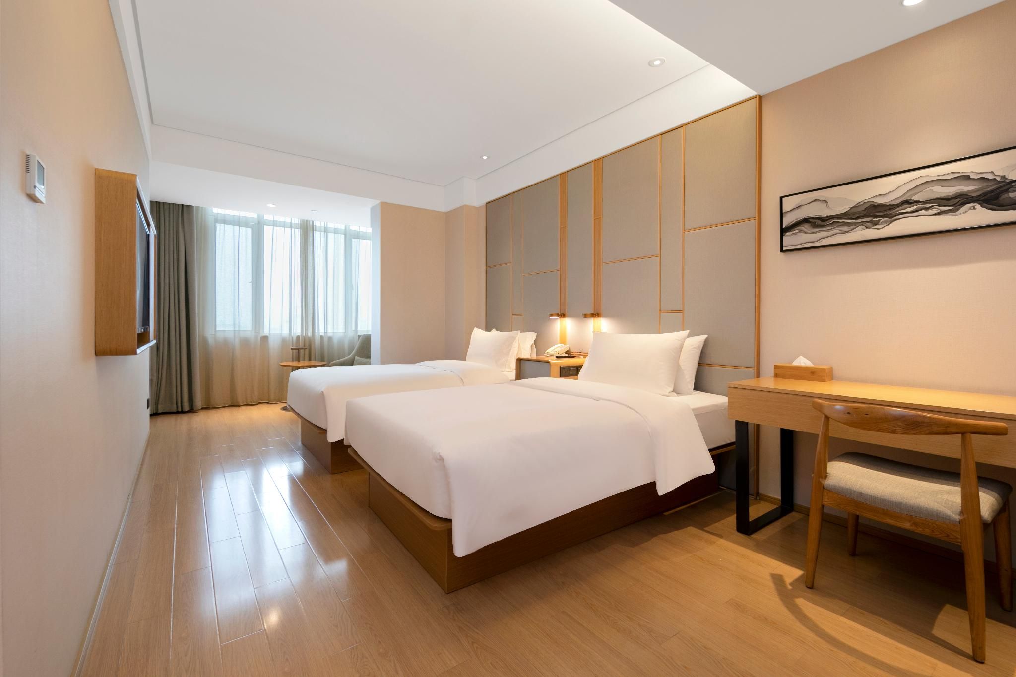 Huazhu - Superior Twin