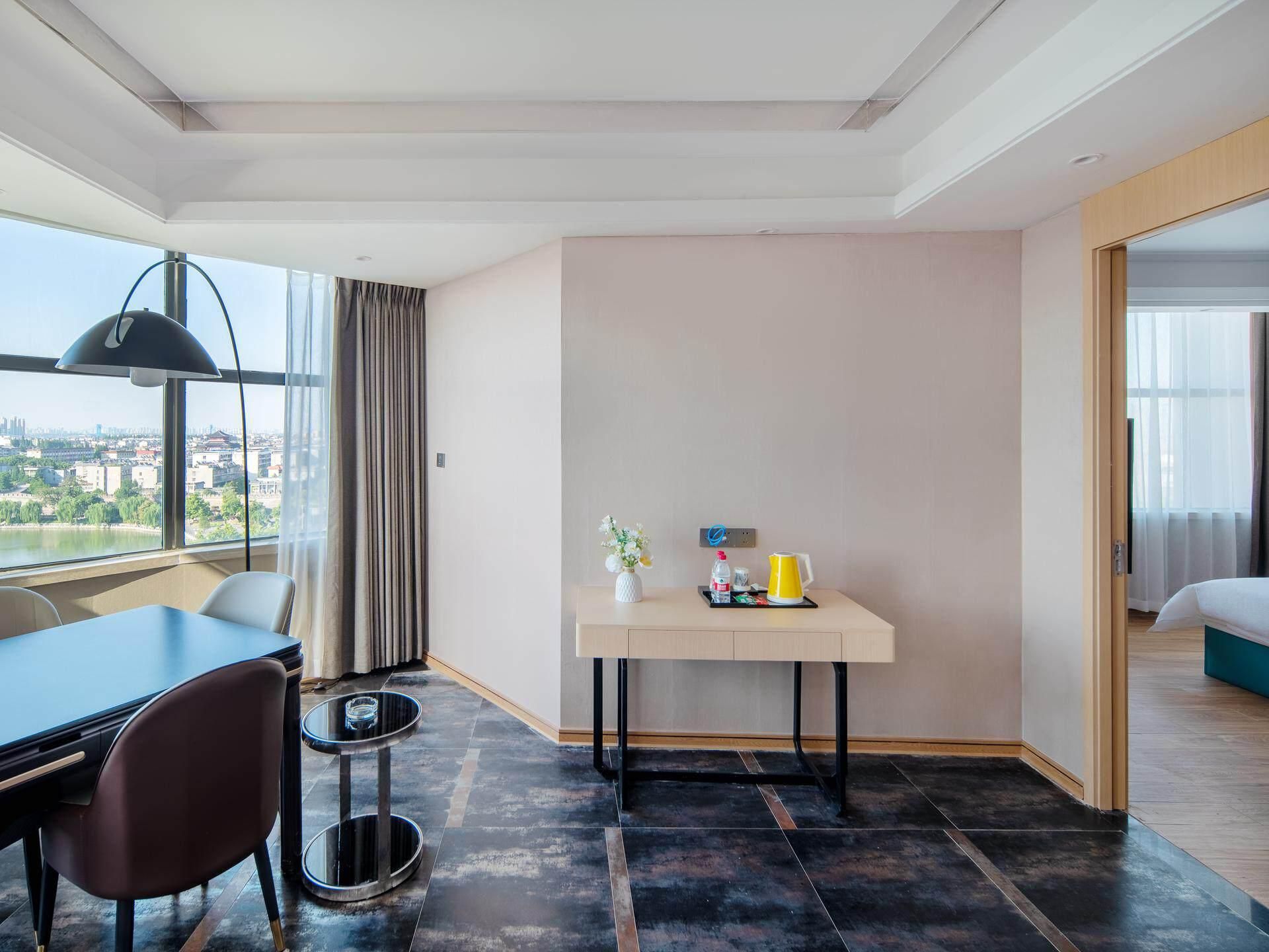 Magnotel Xiangyang Ancient City Tanxi Road WH - Jingya Bed Room Suite 2