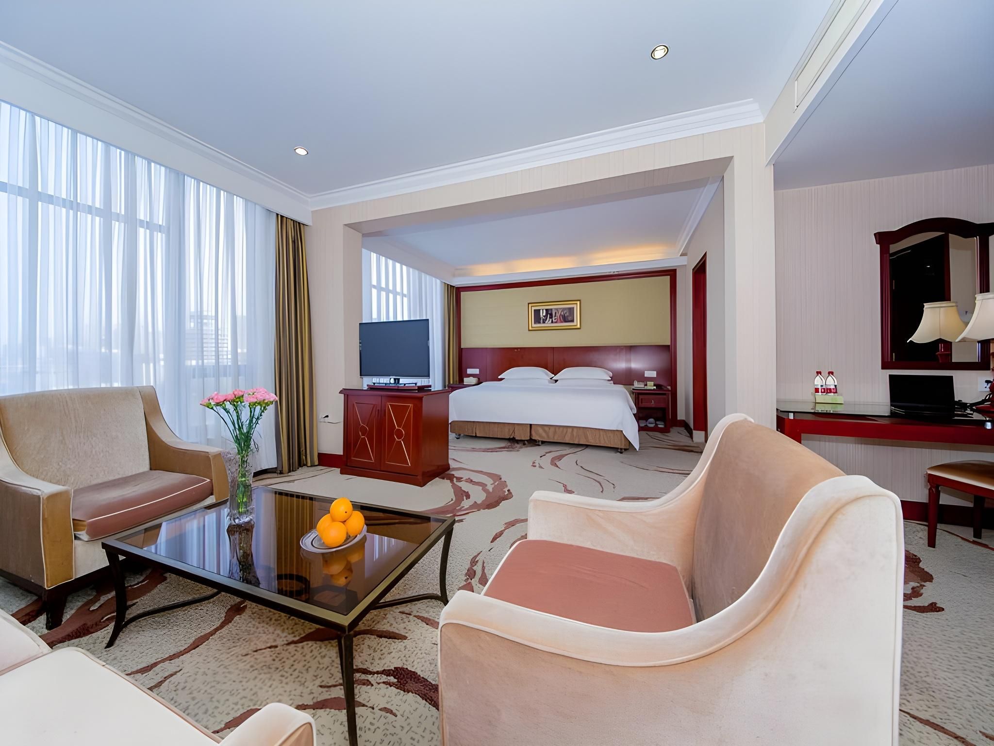 Business King Room