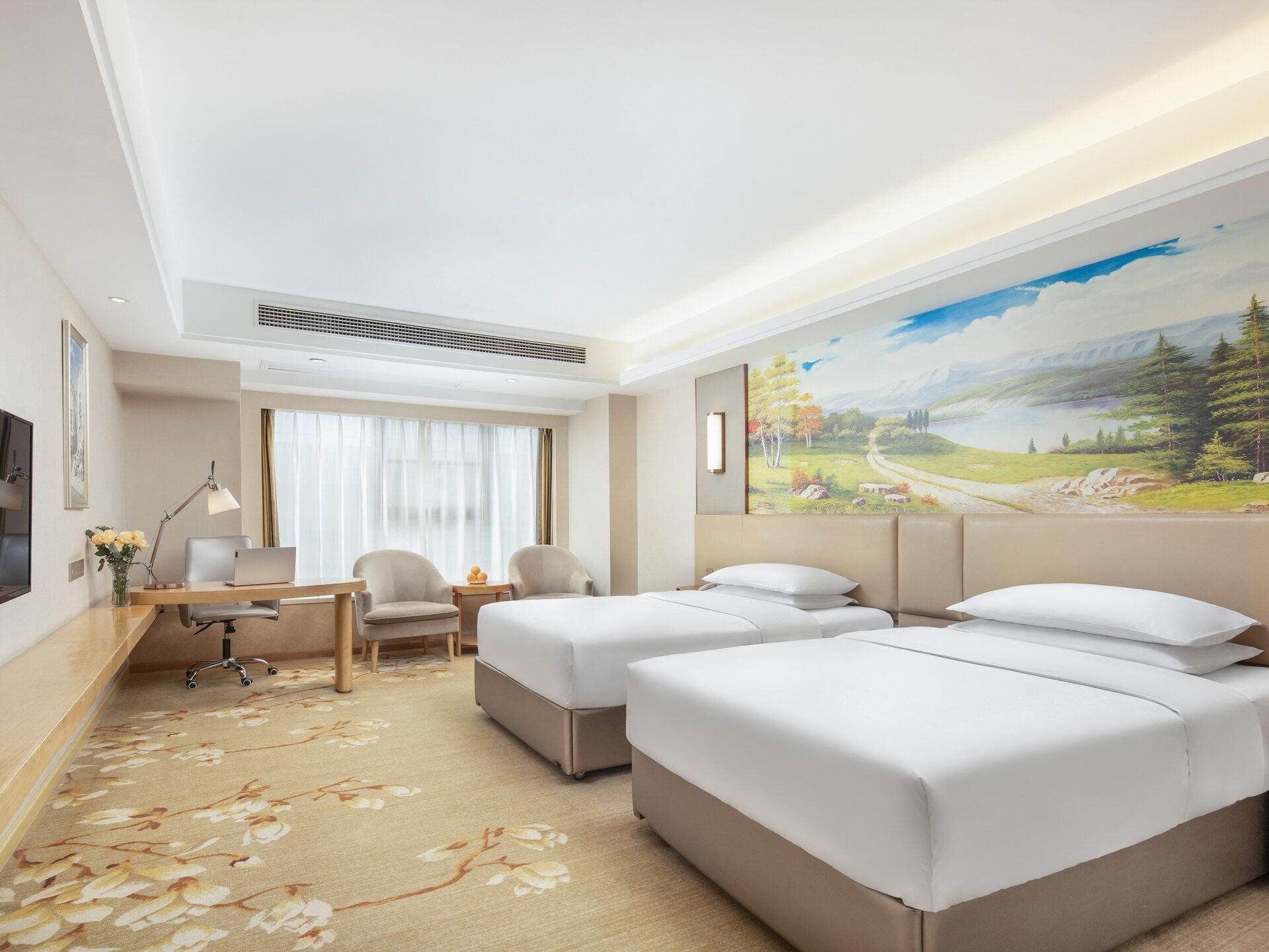 Vienna International Hotel Xiangyang Wuyue Plaza New No.5 Middle School Twin Bed Standard Room