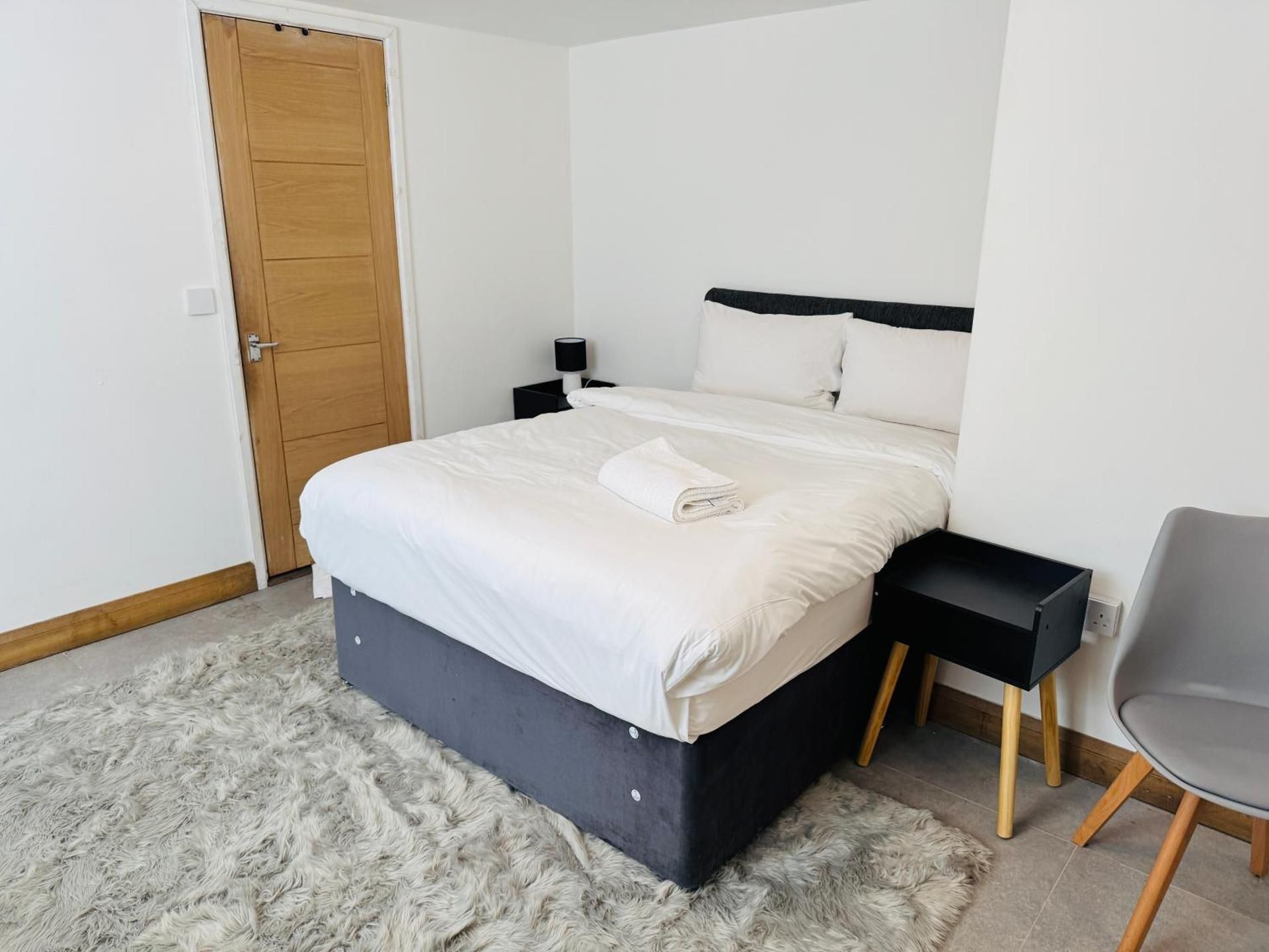 Hotels 24-7 - The Old Victoria Hotel Apartment