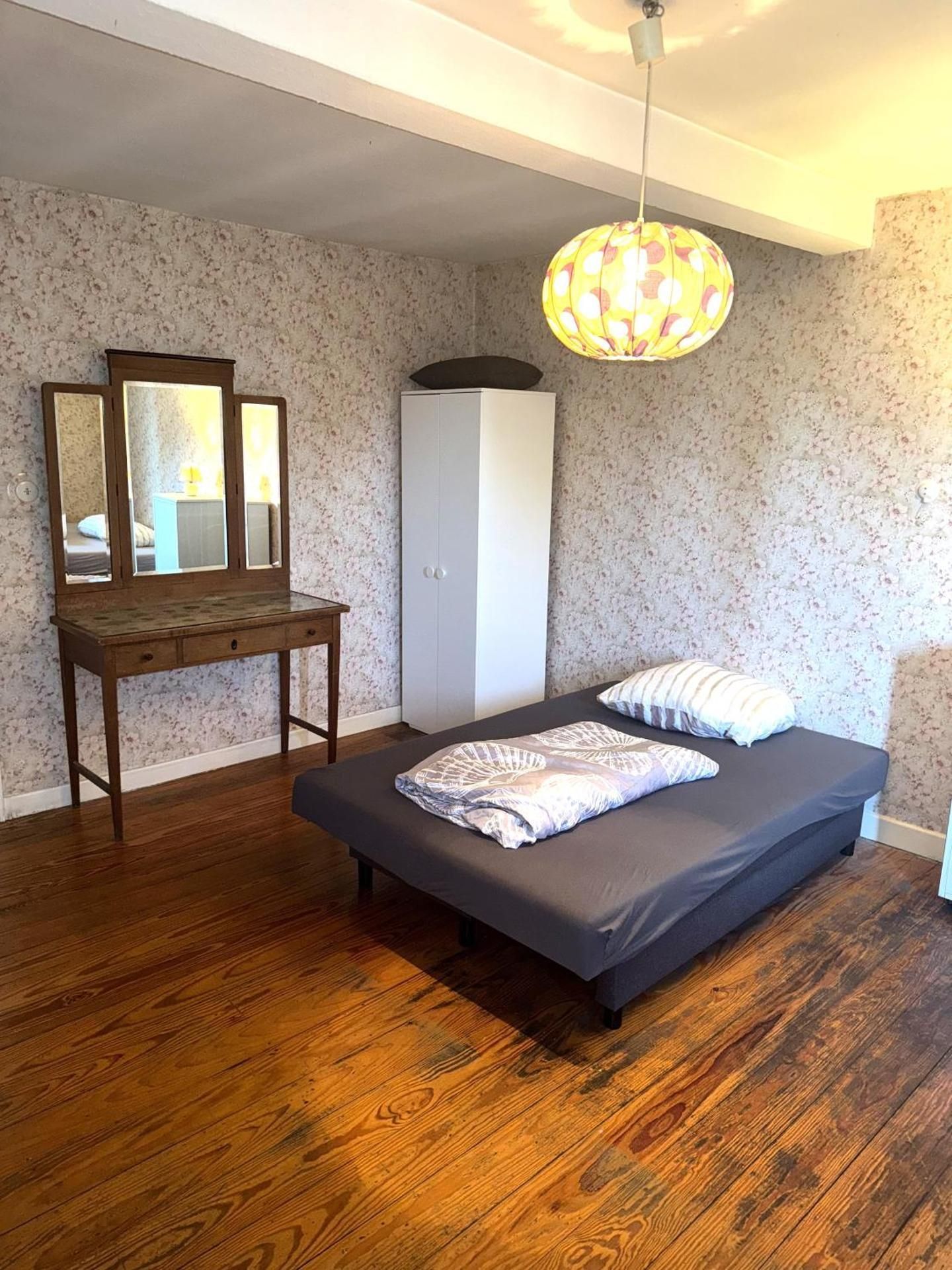 Three-Bedroom Apartment with Balcony