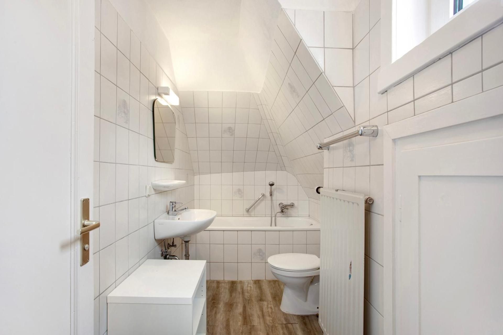 Superior One-Bedroom Apartment