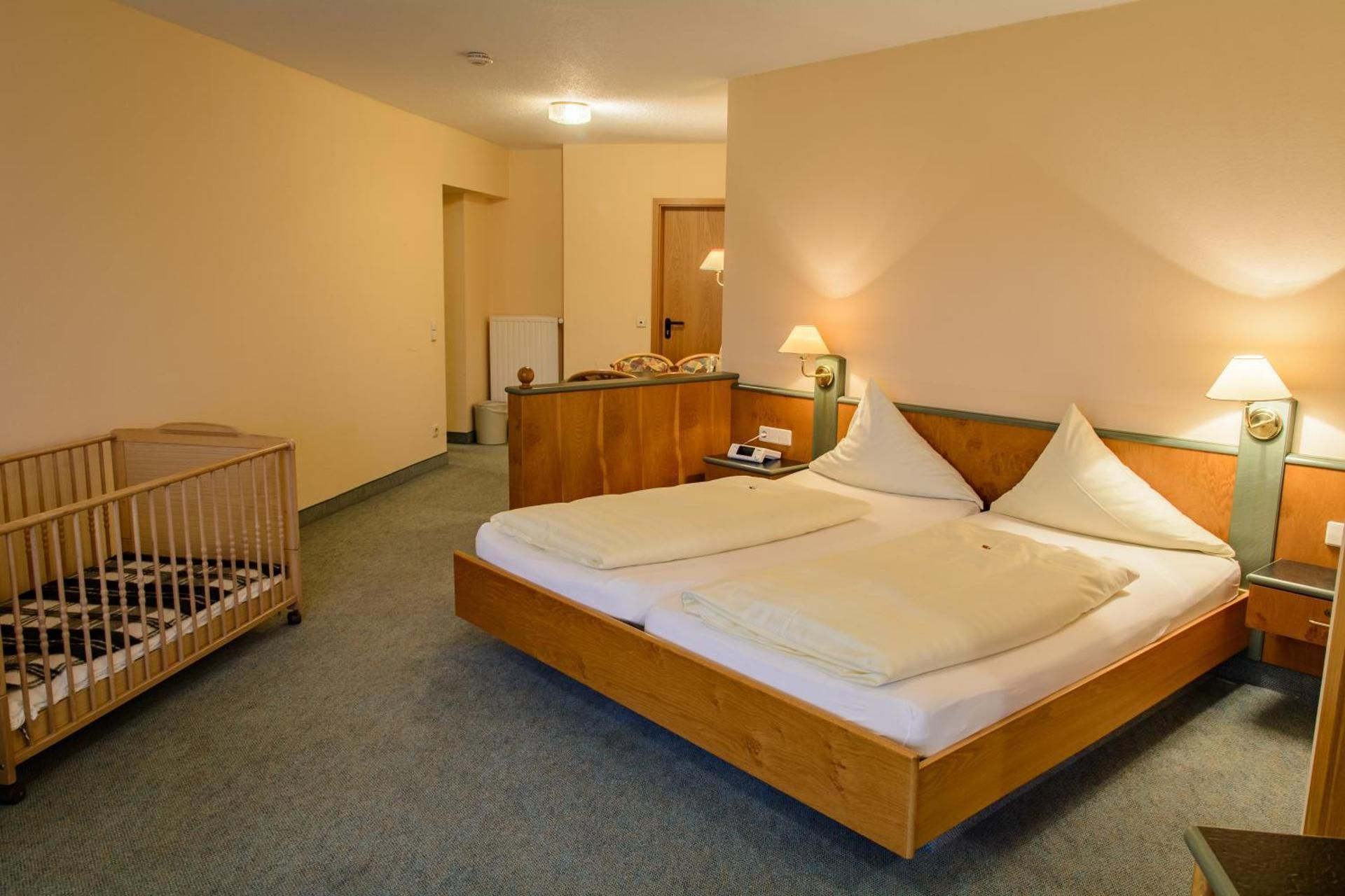 Family Room (2 Adults + 1 Child)