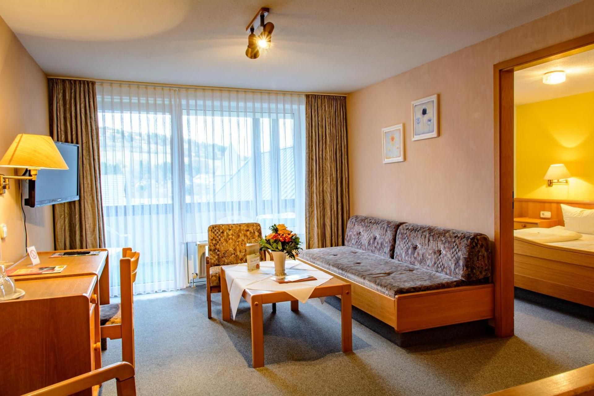 Family Room (2 Adults + 2 Children)
