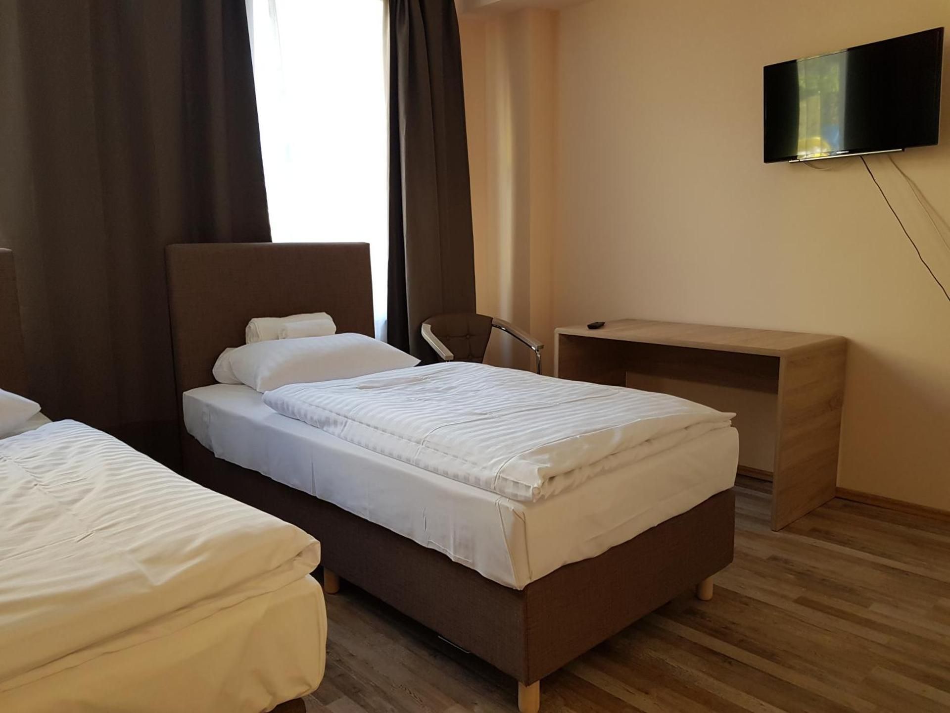 Double or Twin Room with Bathroom
