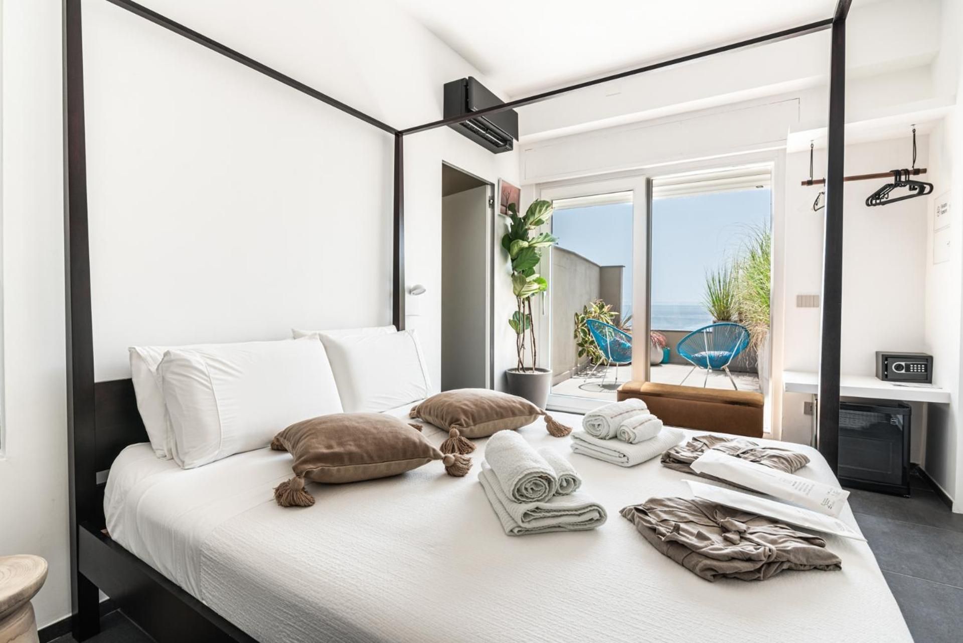 Deluxe Double Room with Sea View