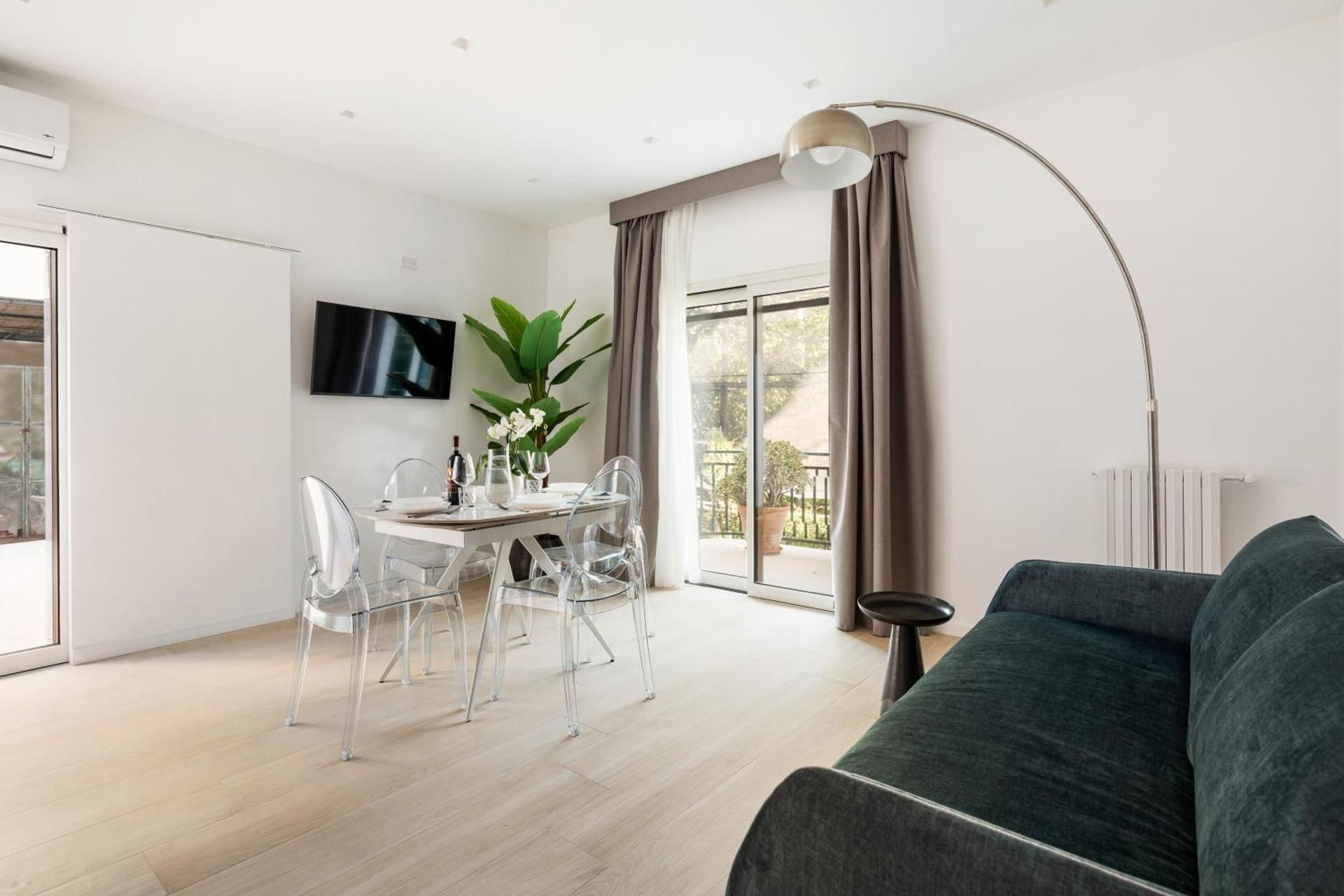 One-Bedroom Premier Apartment