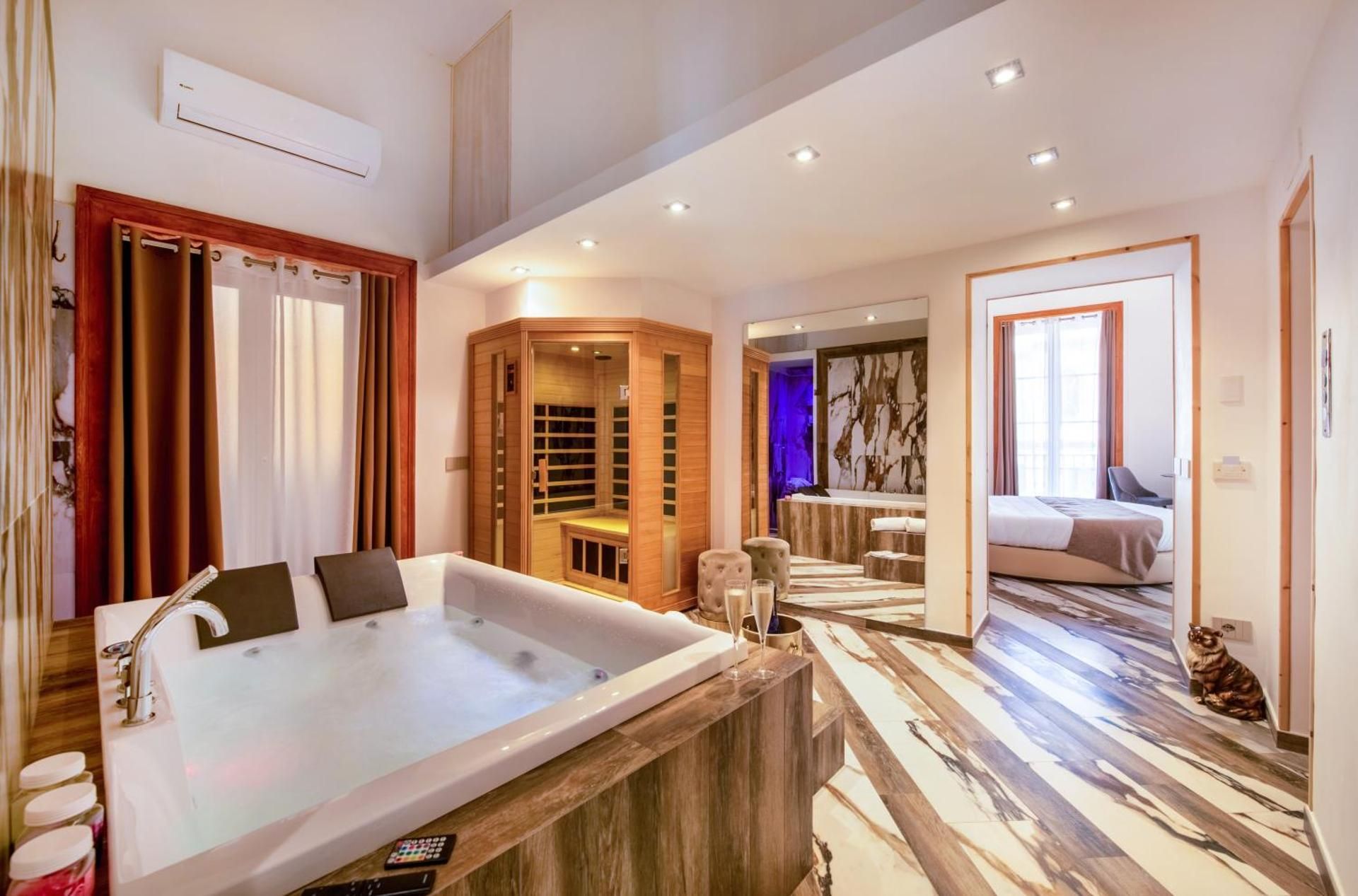 King Room with Spa Bath