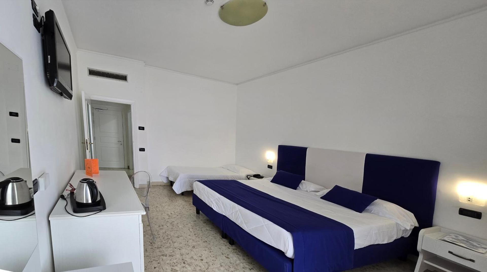 Triple Room with Sea View
